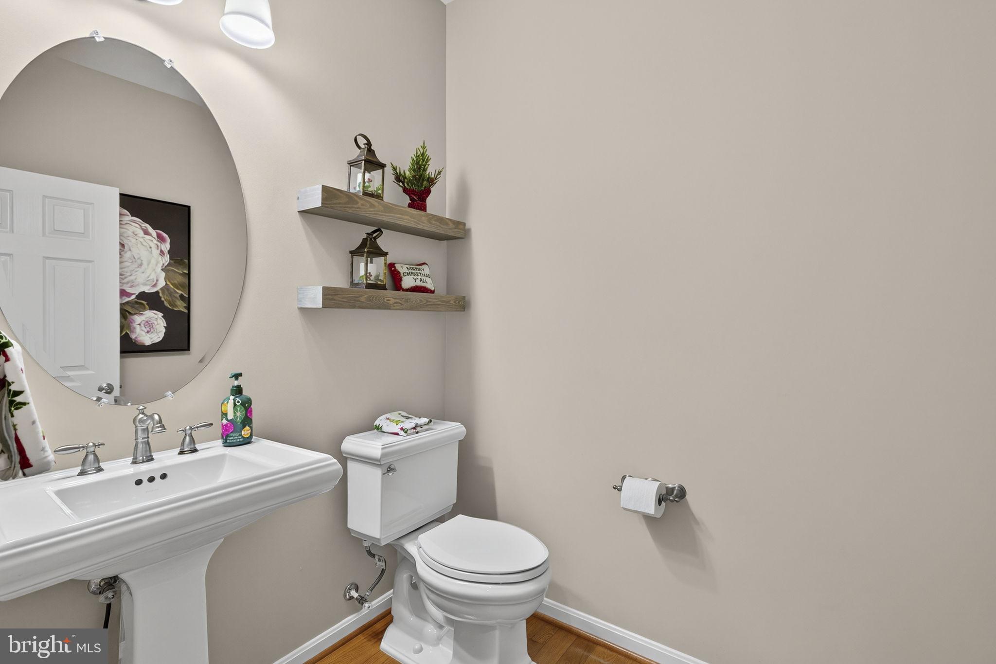 ROLLING HILLS ESTATES - Residential