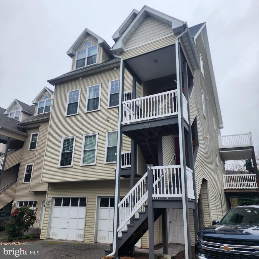 Stunning Waterfront Community Penthouse in Seneca Pointe – Havre de Grace

Live the luxury lifestyle in this two-story penthouse condo located in the highly sought-after waterfront community of Seneca Pointe, right in the heart of historic downtown Havre de Grace. Offering the perfect blend of elegance, comfort, and convenience, this exceptional residence features:

Two spacious balconies with sweeping views – perfect for morning coffee or evening sunsets

Gas fireplace for cozy nights

Bamboo wood floors throughout the main living spaces

Luxury primary suite with a spa-inspired bathroom

2-car garage and elevator access for effortless convenience

Walk to charming local restaurants, shops, the waterfront promenade, and all that this vibrant town has to offer.

📌 Application fee: $25 per adult
📌 Must use BCH Application

Don't miss this rare opportunity to enjoy upscale waterfront community living with small-town charm. Schedule your private showing today!