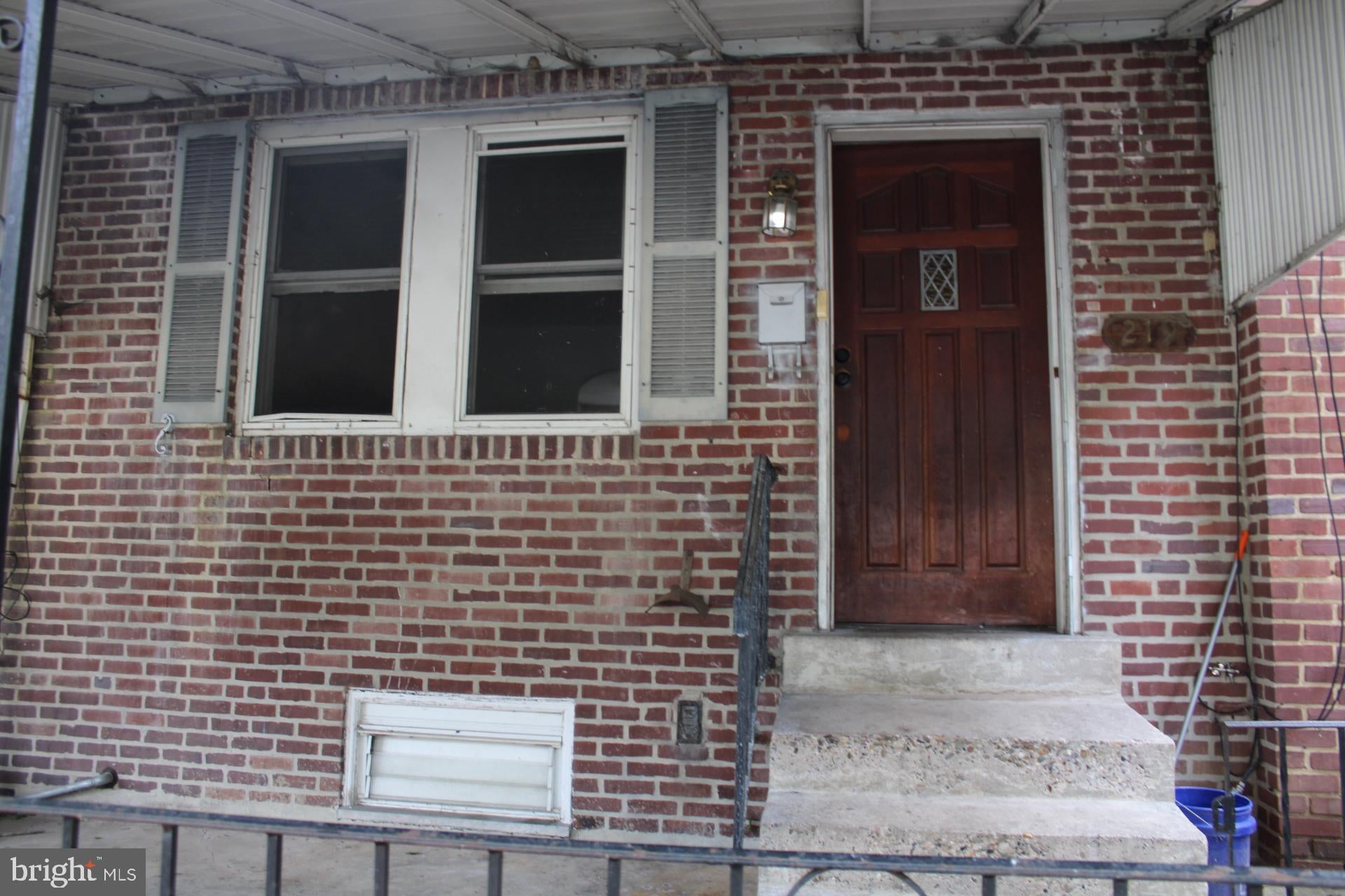 219 HOUSTON STREET