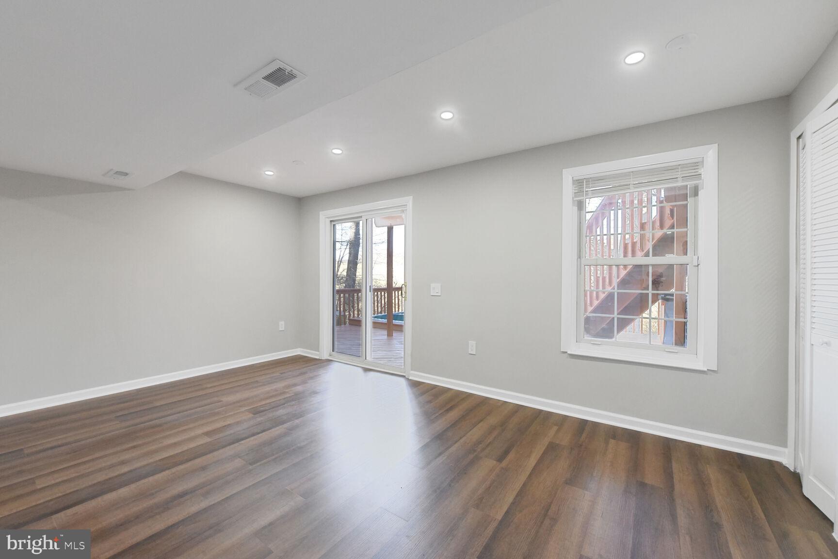 BURKE CENTRE - Residential