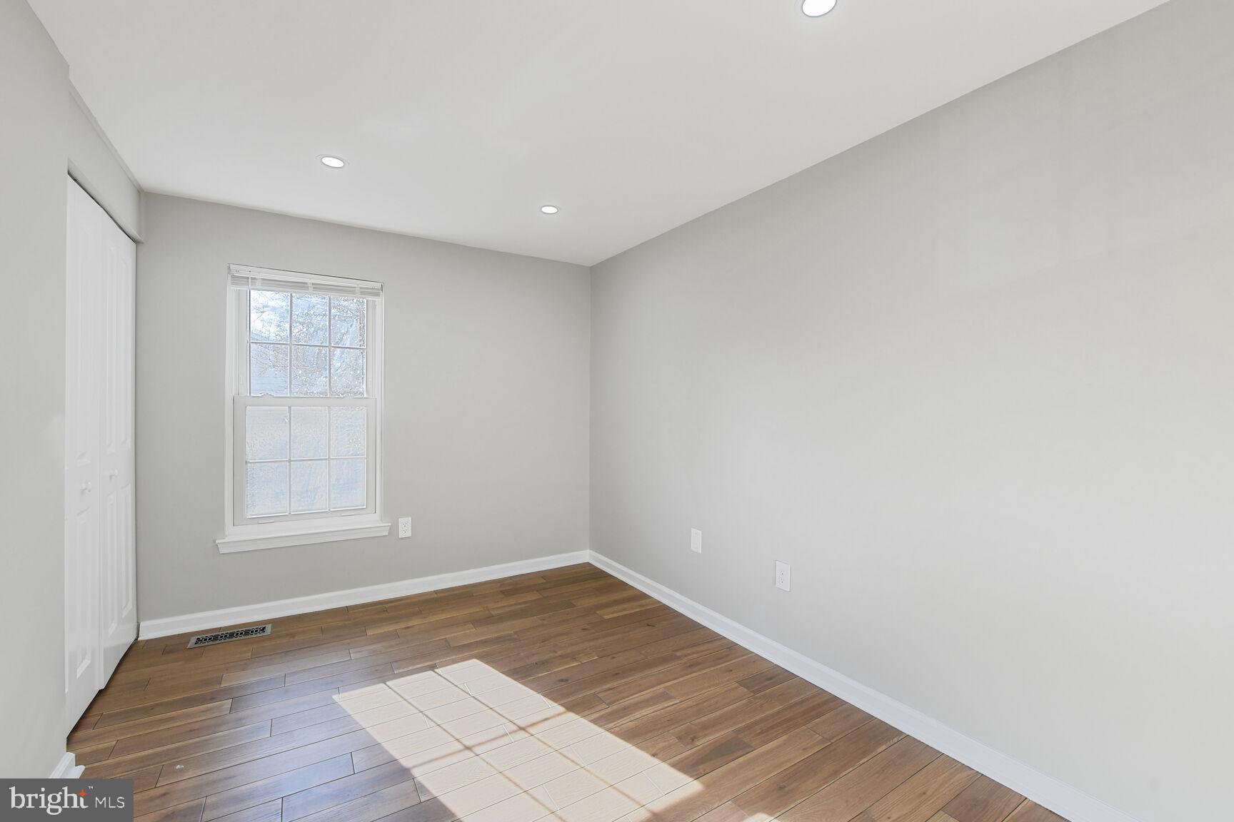 BURKE CENTRE - Residential