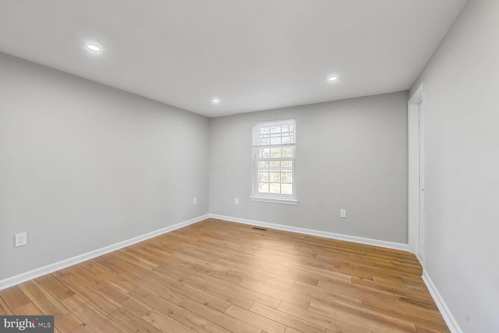 BURKE CENTRE - Residential