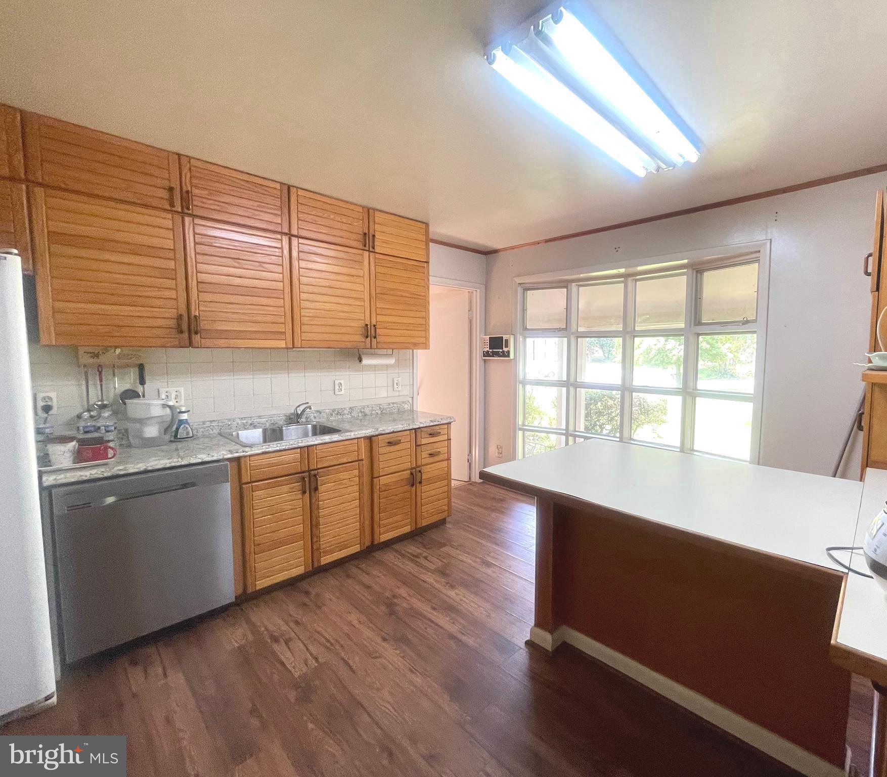 TALL OAKS - Residential