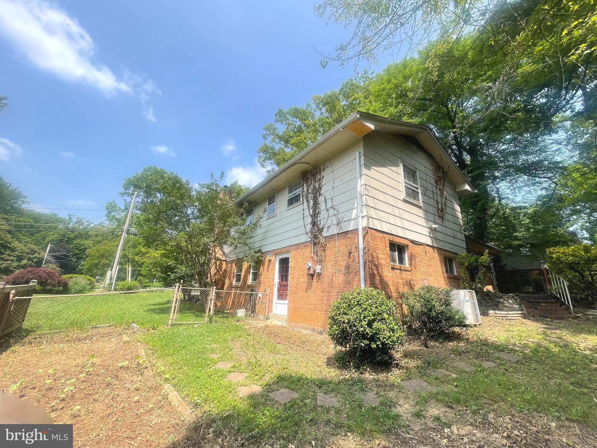 TALL OAKS - Residential