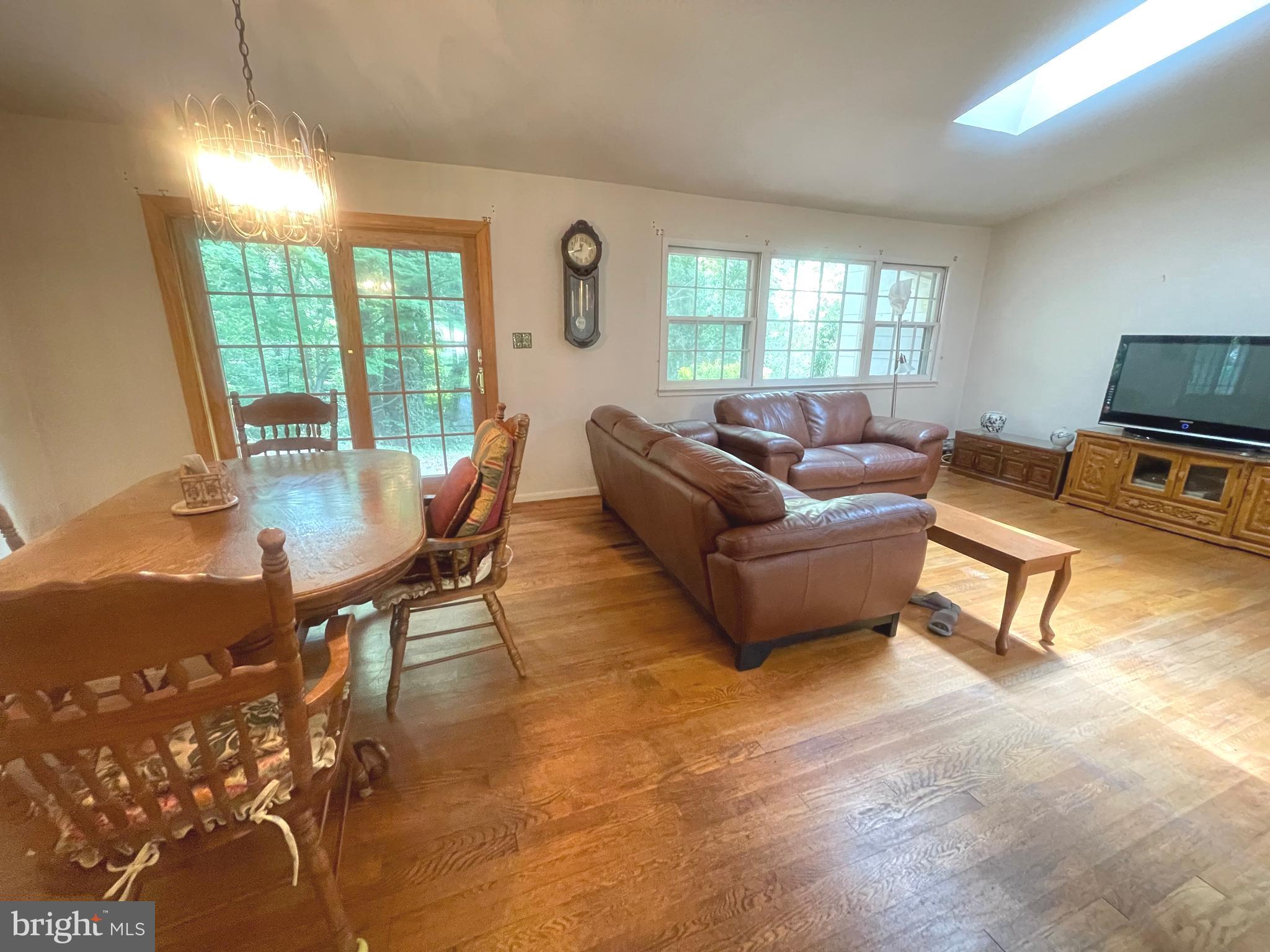 TALL OAKS - Residential