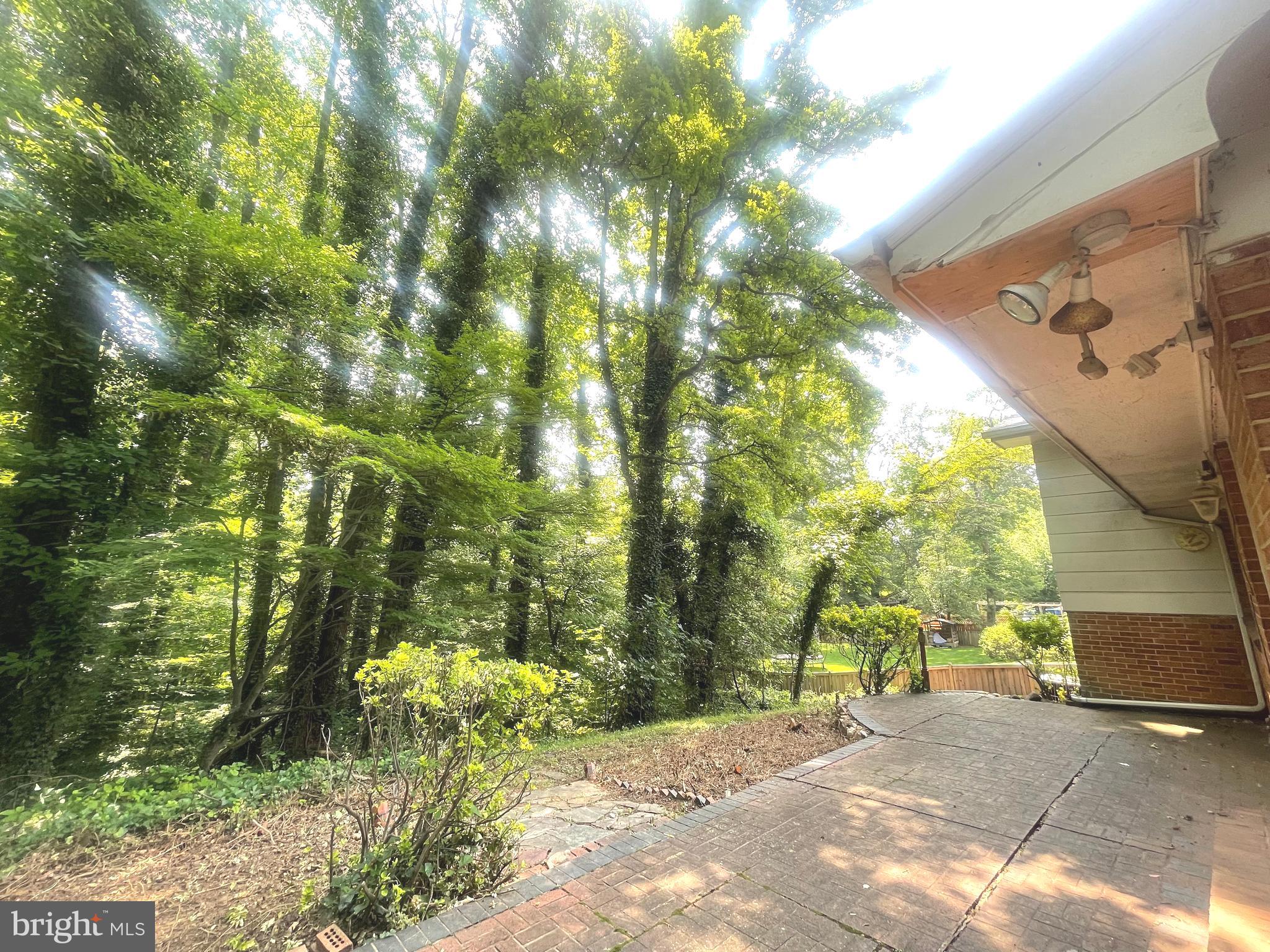 TALL OAKS - Residential