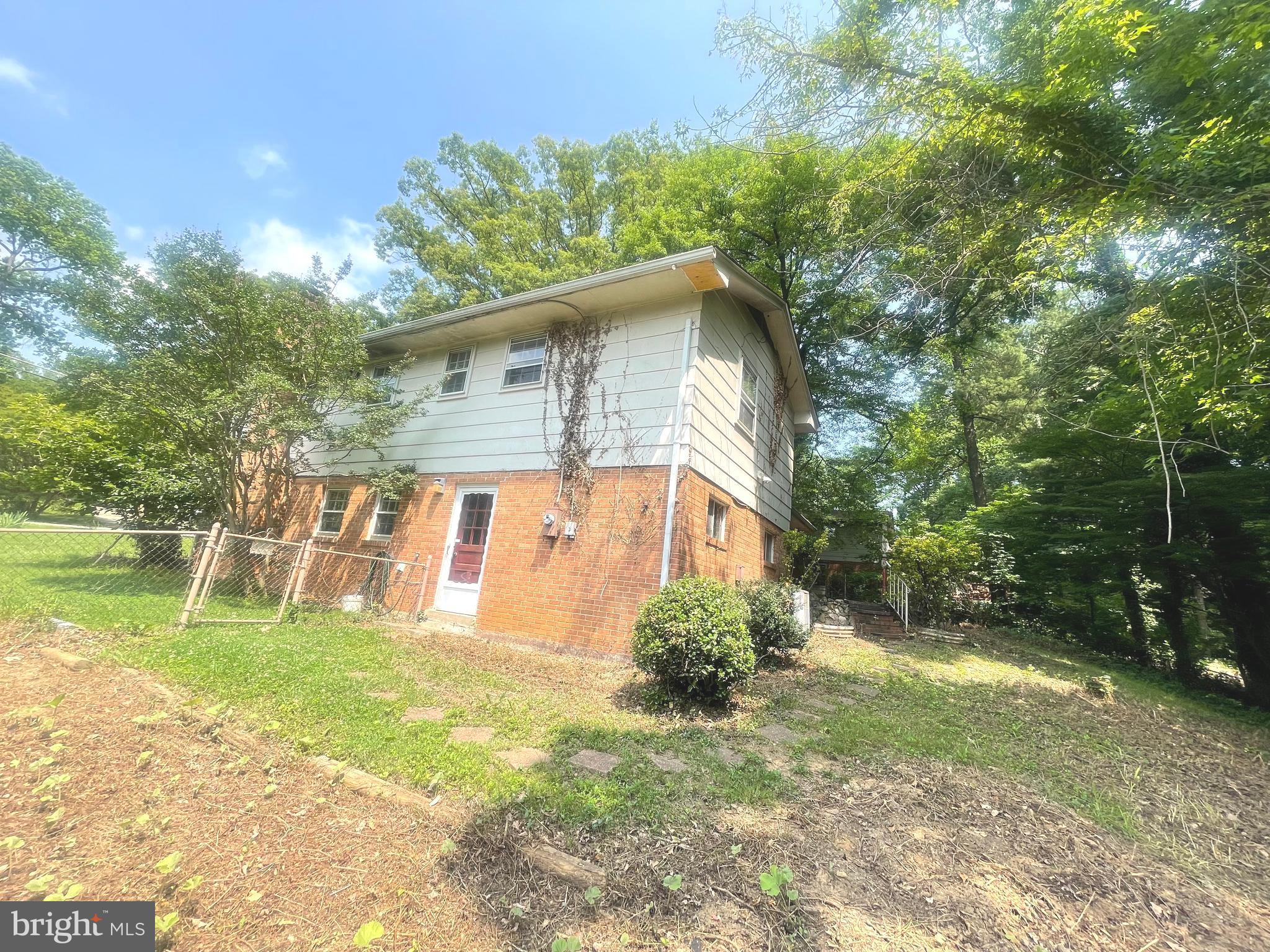 TALL OAKS - Residential