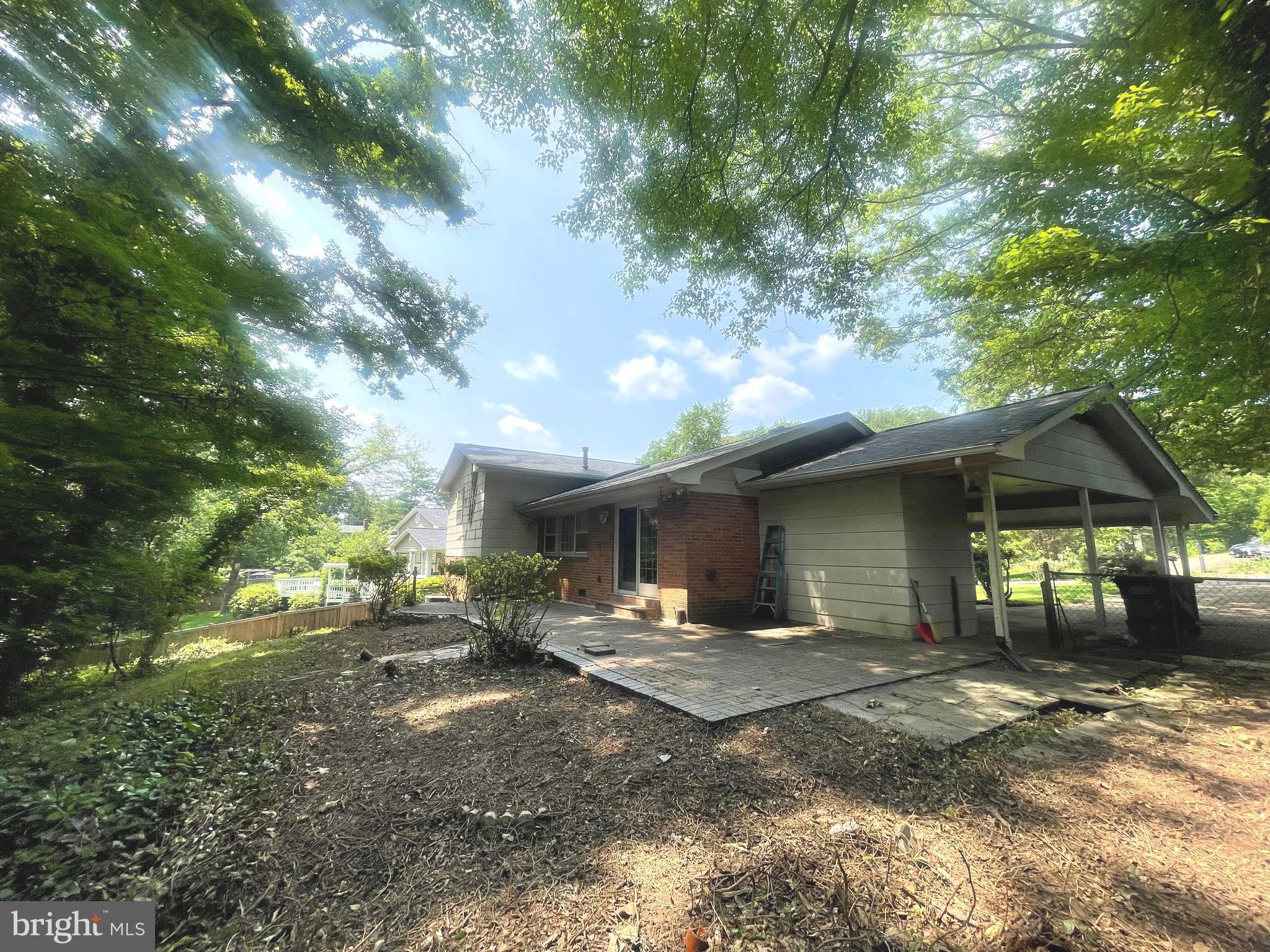 TALL OAKS - Residential