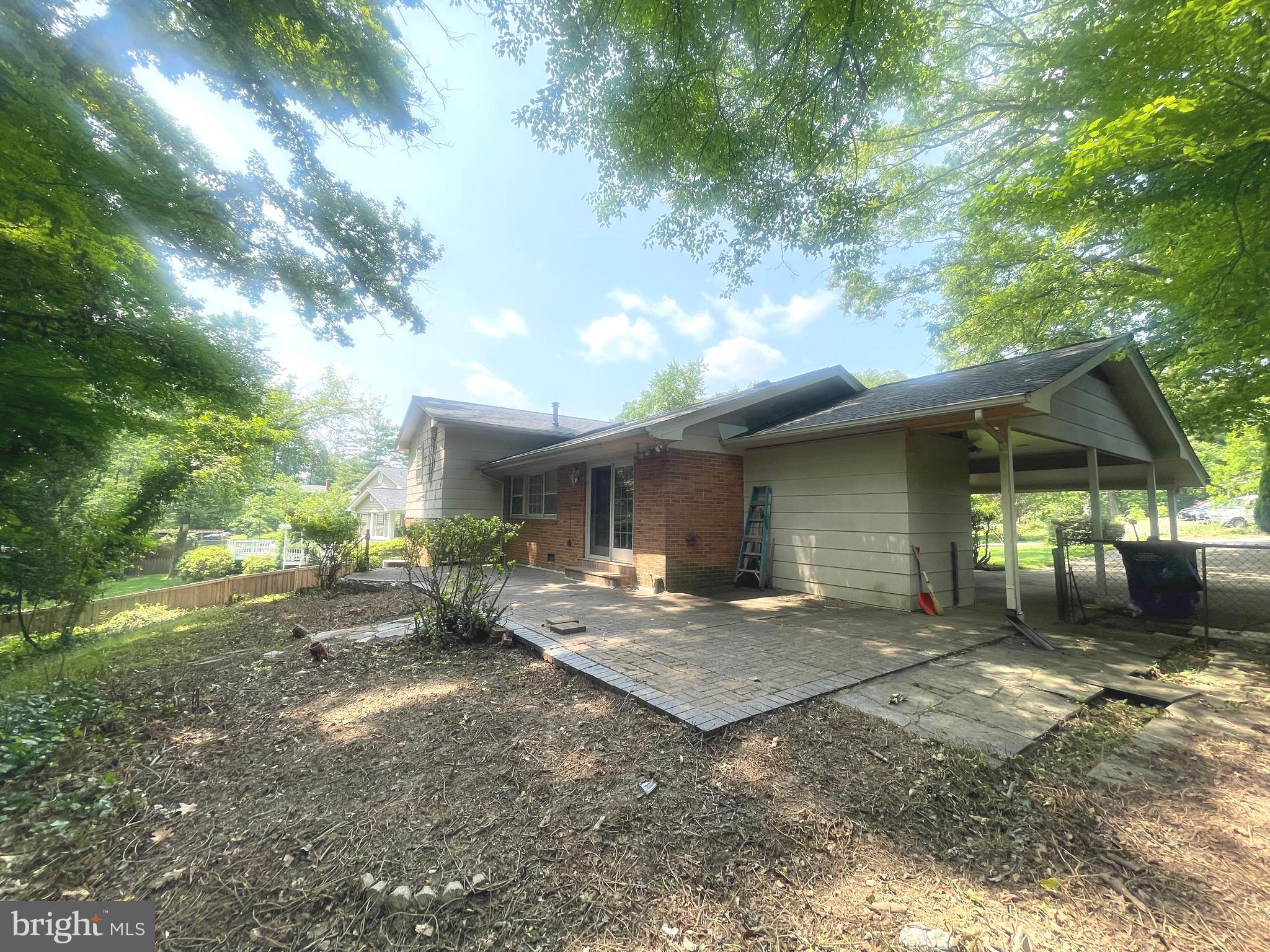 TALL OAKS - Residential