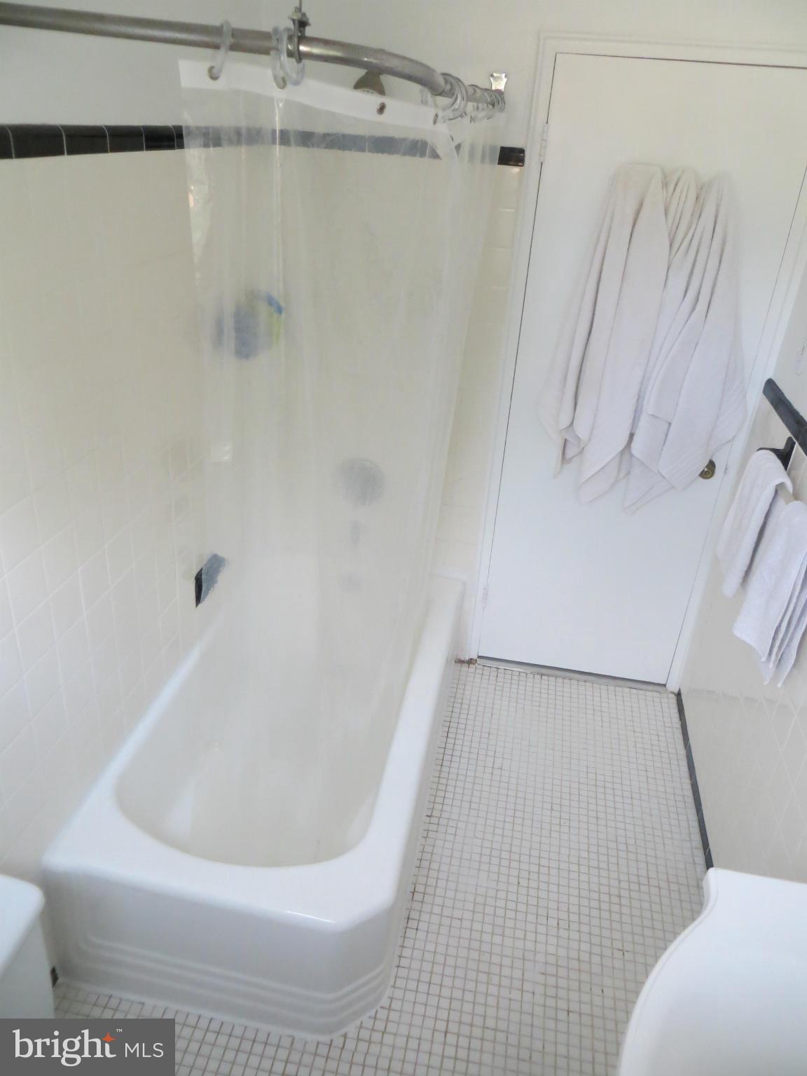 ROCK CREEK GARDENS - Residential Lease