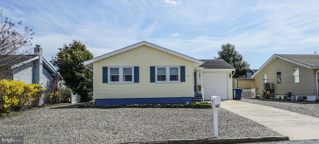 Photo of 17 Hunter Drive, LITTLE EGG HARBOR TWP, NJ 08087 (MLS # NJOC2040664)