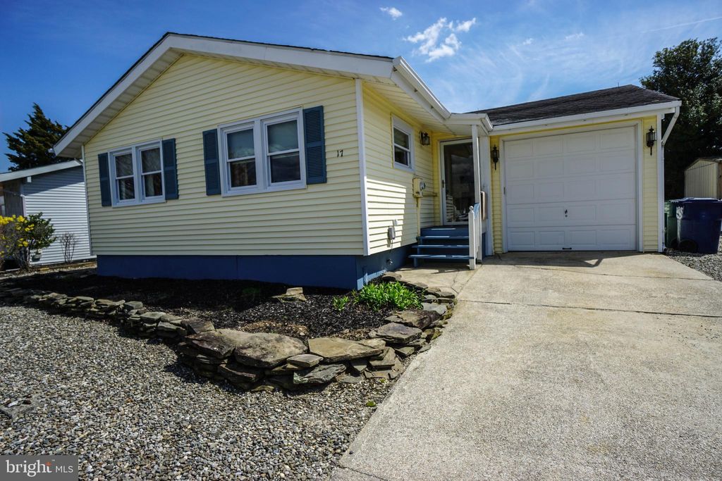 Photo of 17 Hunter Drive, LITTLE EGG HARBOR TWP, NJ 08087 (MLS # NJOC2040664)