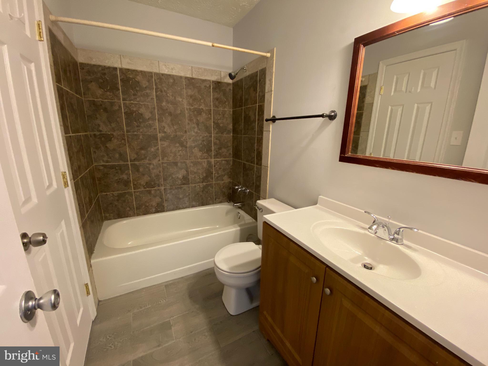 ST CHARLES LANCASTER - Residential Lease