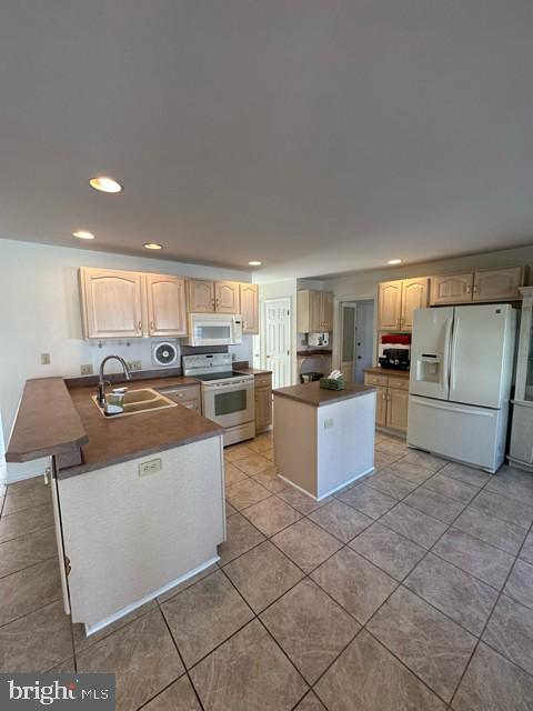 GRANBYS COVE - Residential