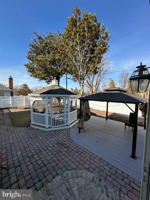 GRANBYS COVE - Residential