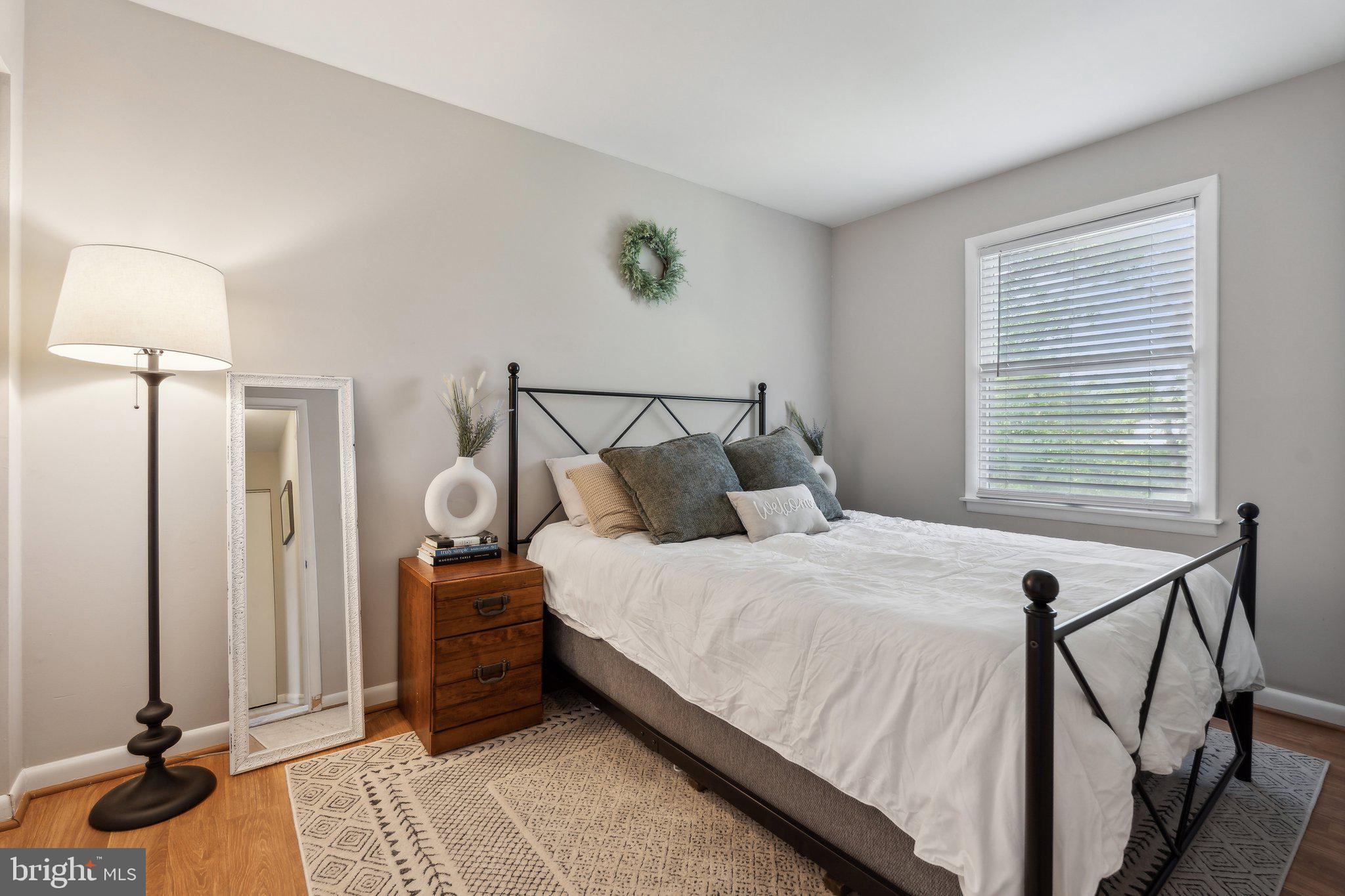 CHIPPENDALE - Residential