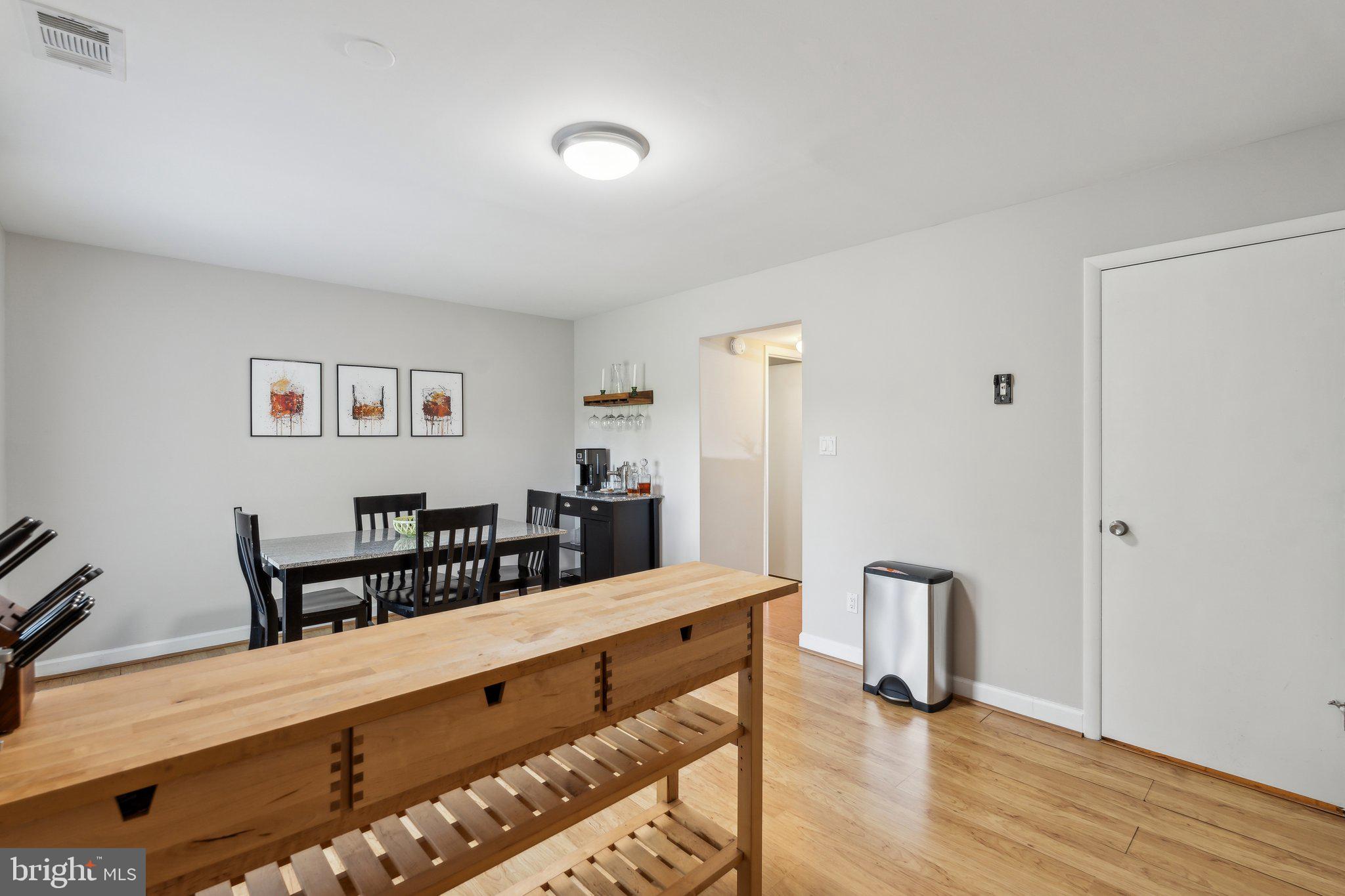 CHIPPENDALE - Residential