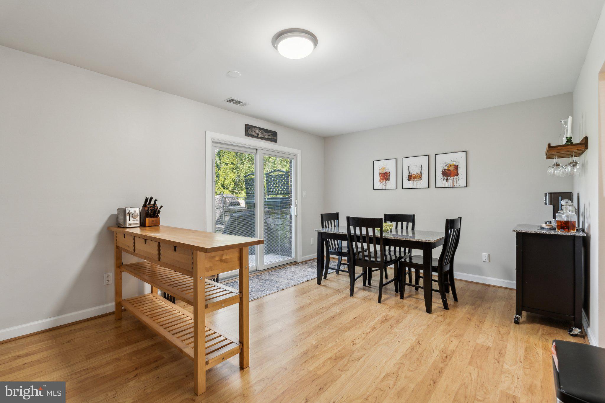 CHIPPENDALE - Residential