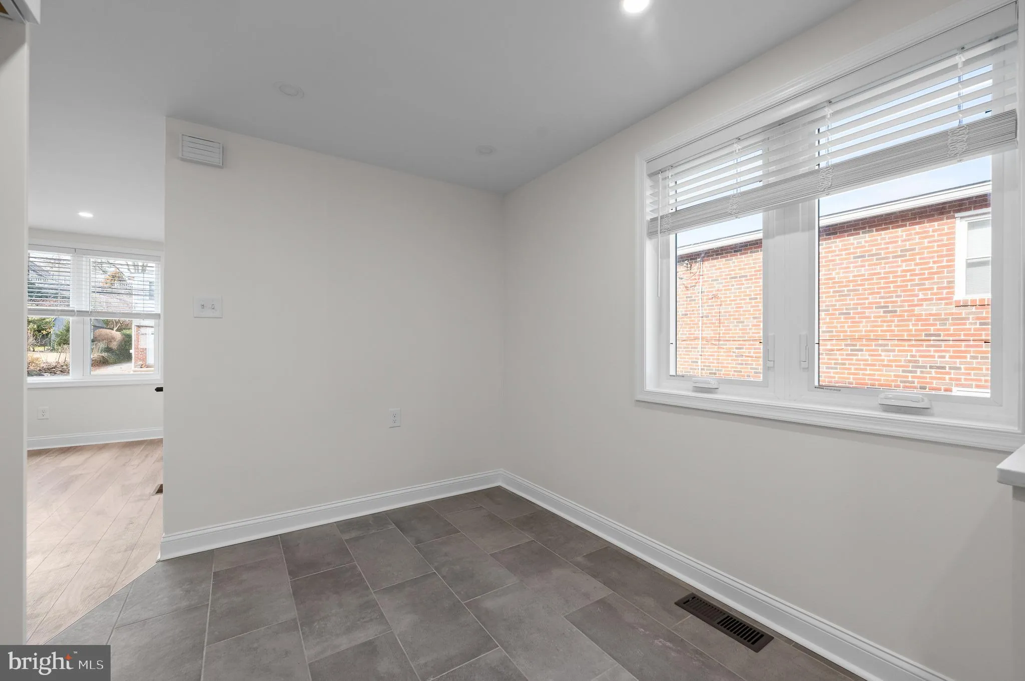 Broomall, Pennsylvania 19008, United States, 2 Bedrooms Bedrooms, ,2 BathroomsBathrooms,Residential,Active,85337