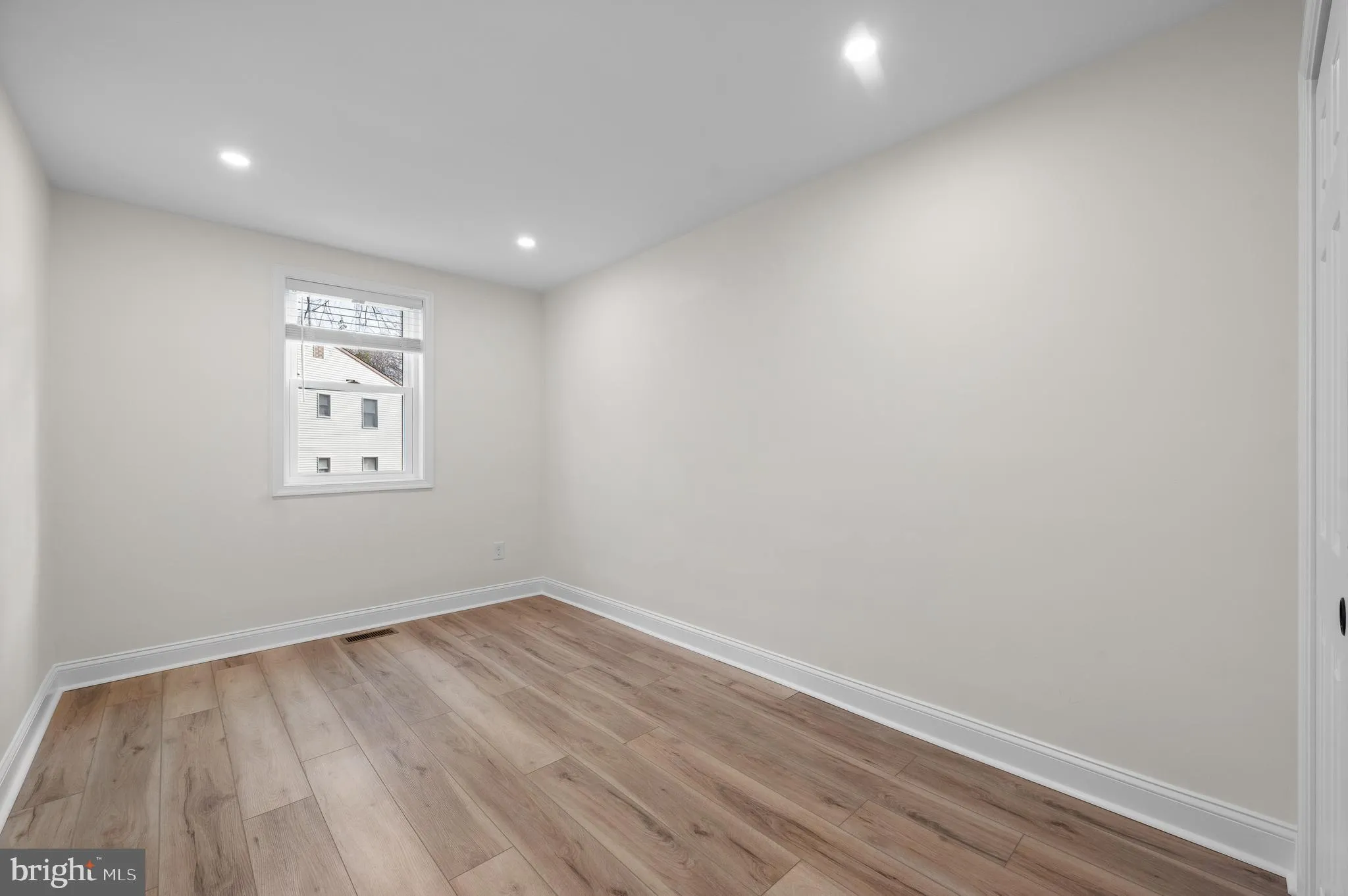 Broomall, Pennsylvania 19008, United States, 2 Bedrooms Bedrooms, ,2 BathroomsBathrooms,Residential,Active,85337