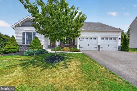 Homes For Sale - 27 Finch Dr Dr<br/> Lebanon County, ANNVILLE, PA 17003