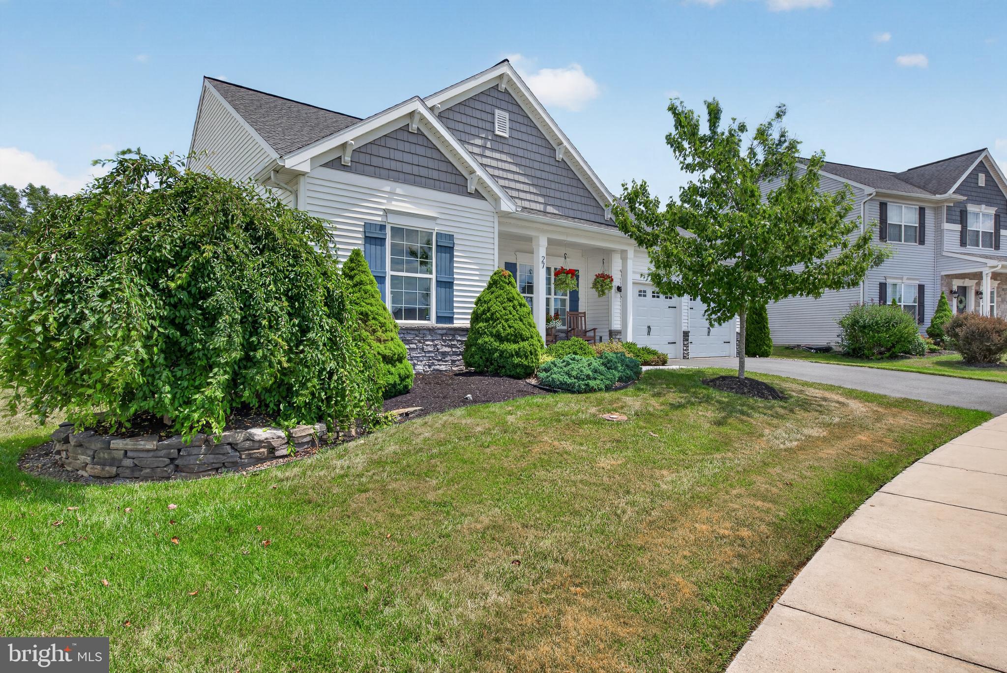 27 FINCH DR