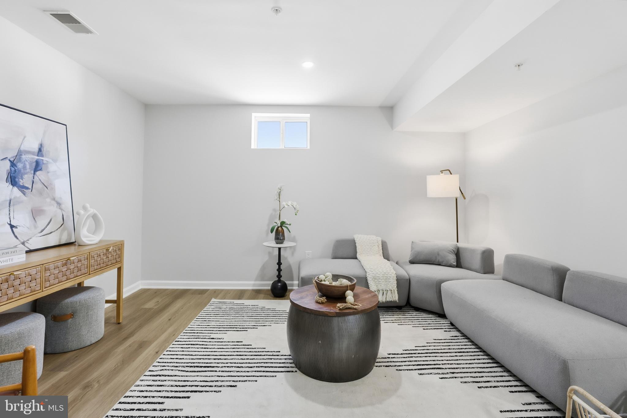 THOMPSON ESTATES - Residential