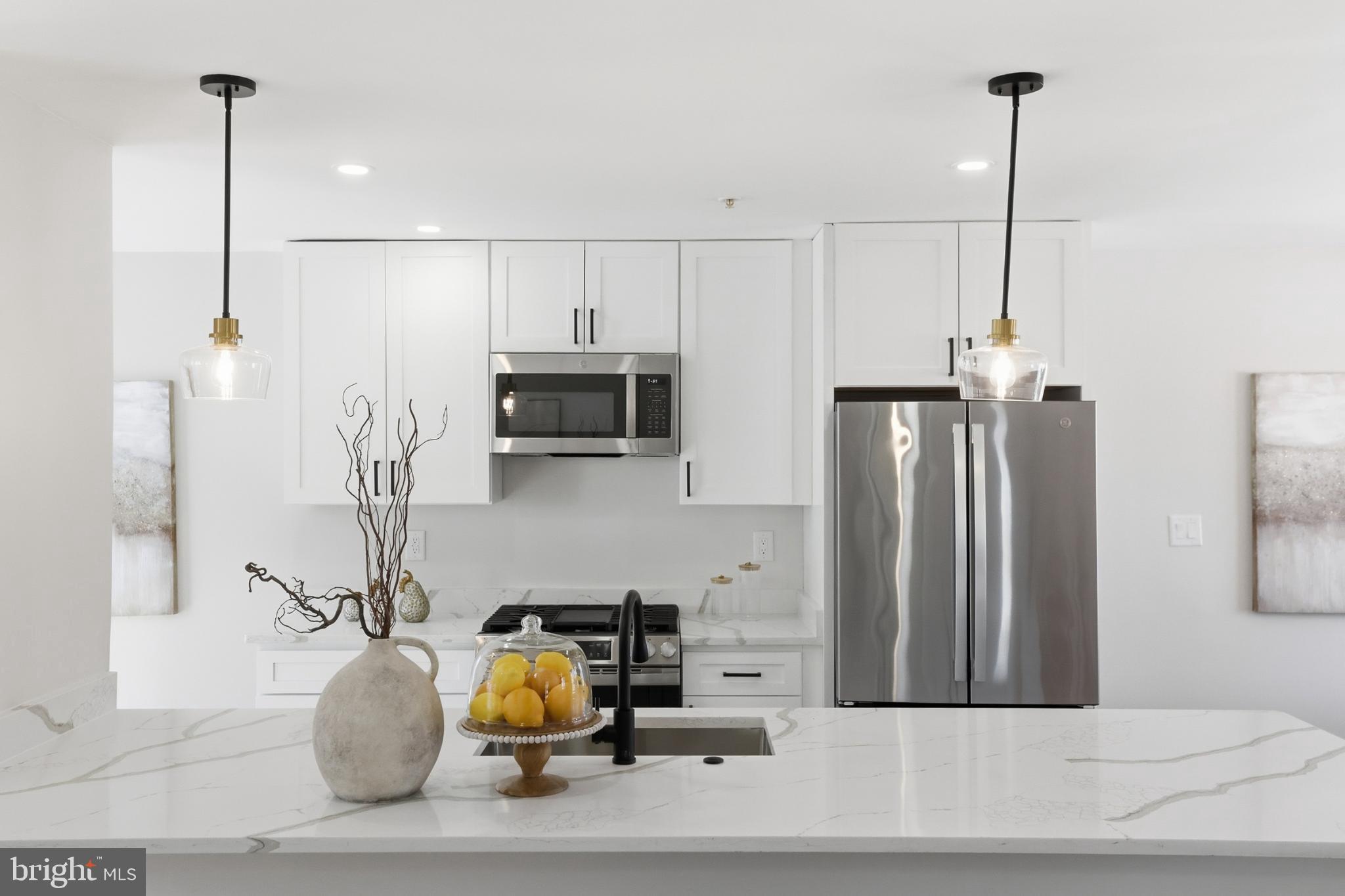 THOMPSON ESTATES - Residential