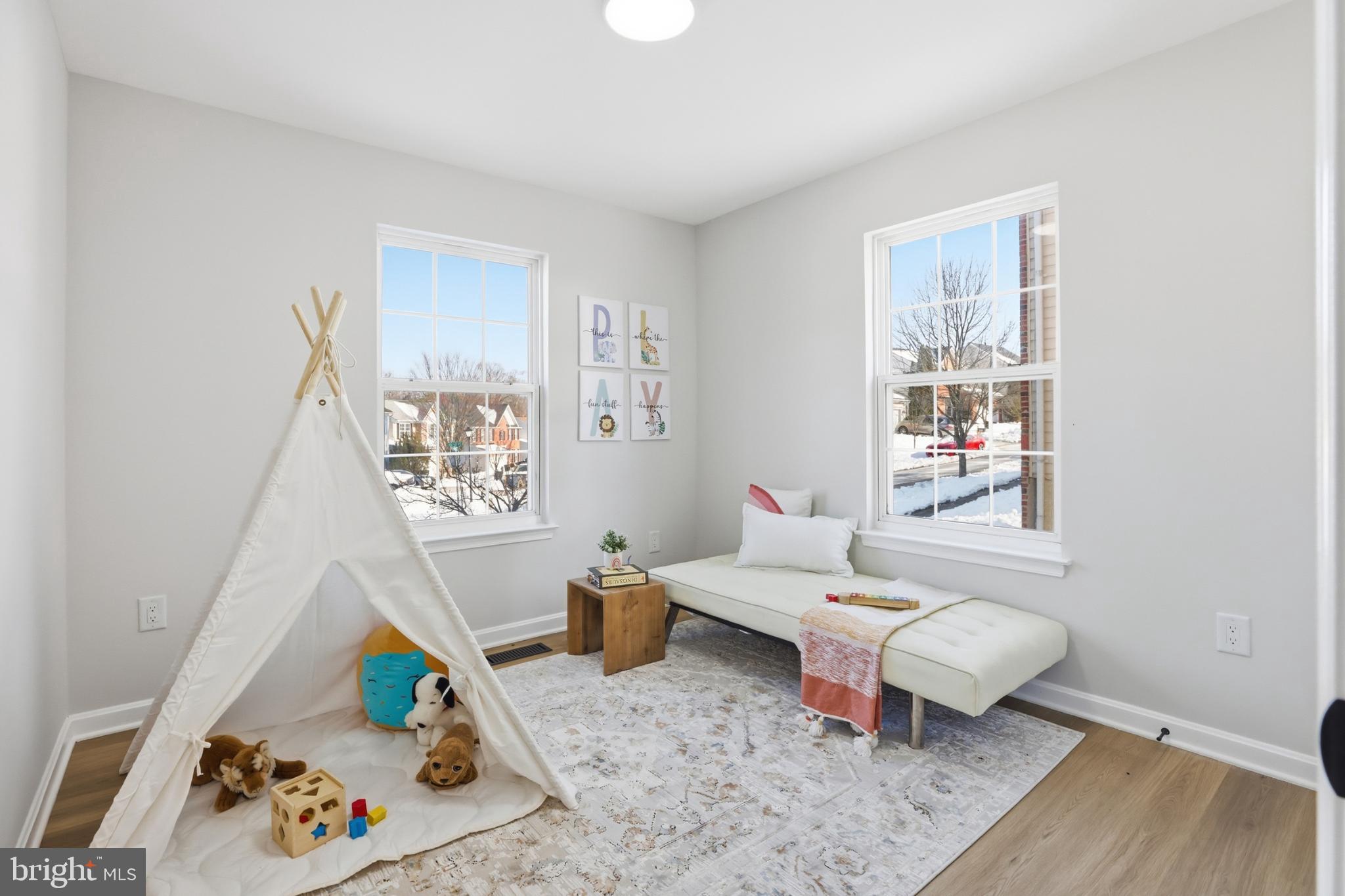 THOMPSON ESTATES - Residential