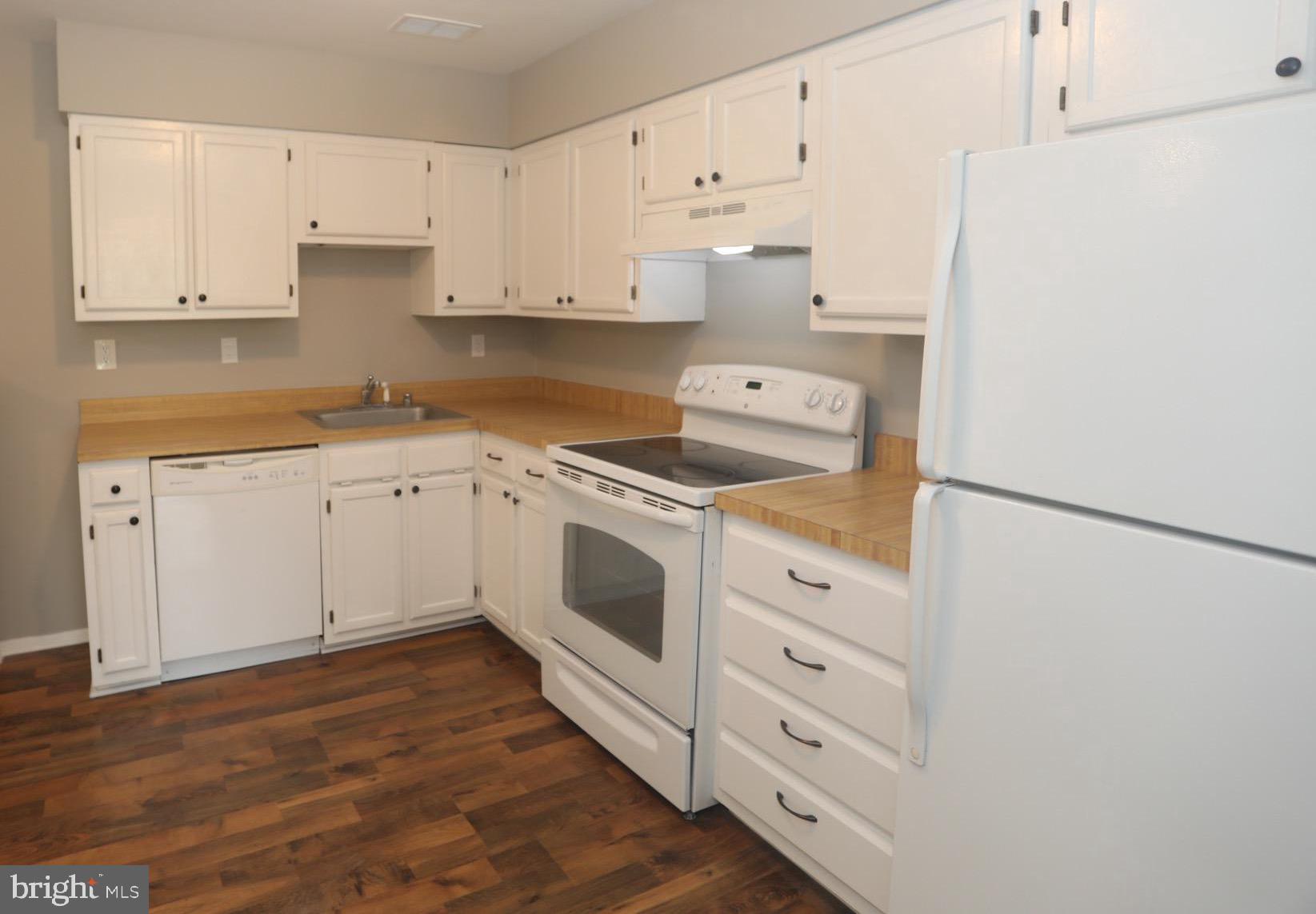 CHERRYWOOD CONDO - Residential