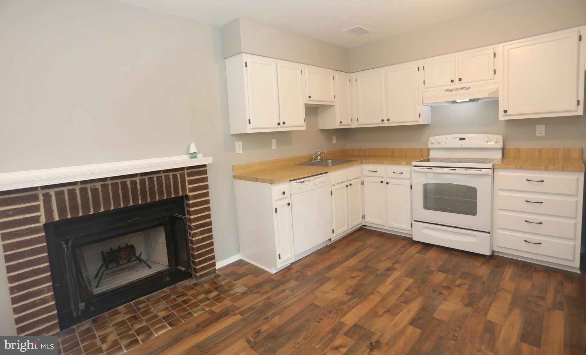 CHERRYWOOD CONDO - Residential