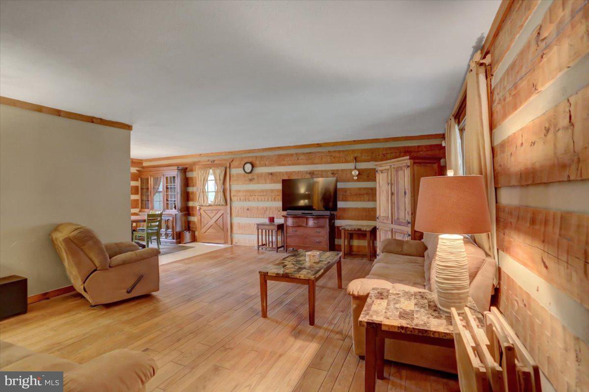 PINEBROOK - Residential