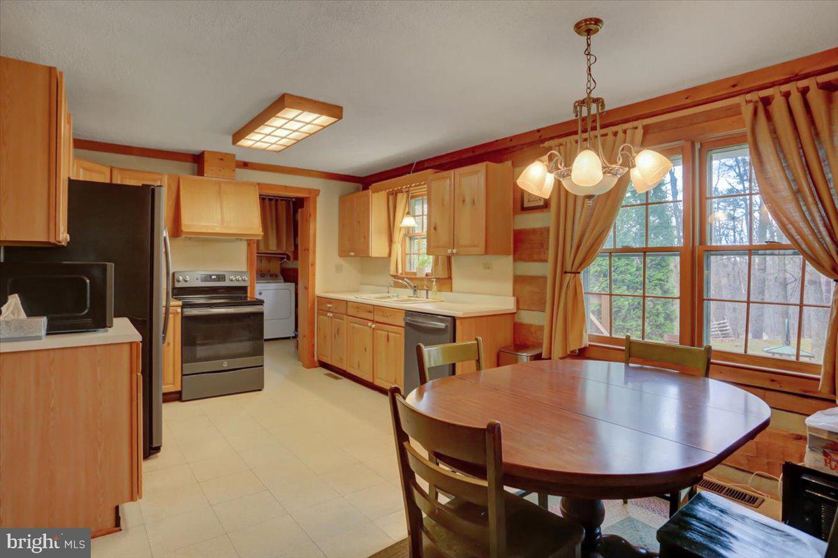 PINEBROOK - Residential