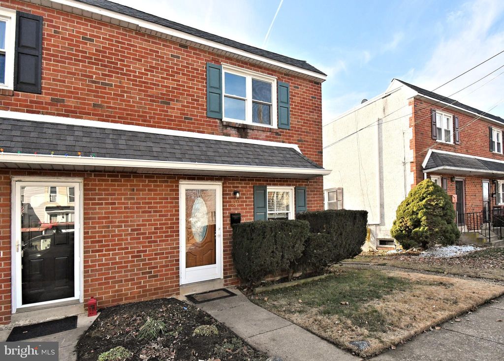 Photo of 335 W 4th Avenue, CONSHOHOCKEN, PA 19428 (MLS # PAMC2162996)