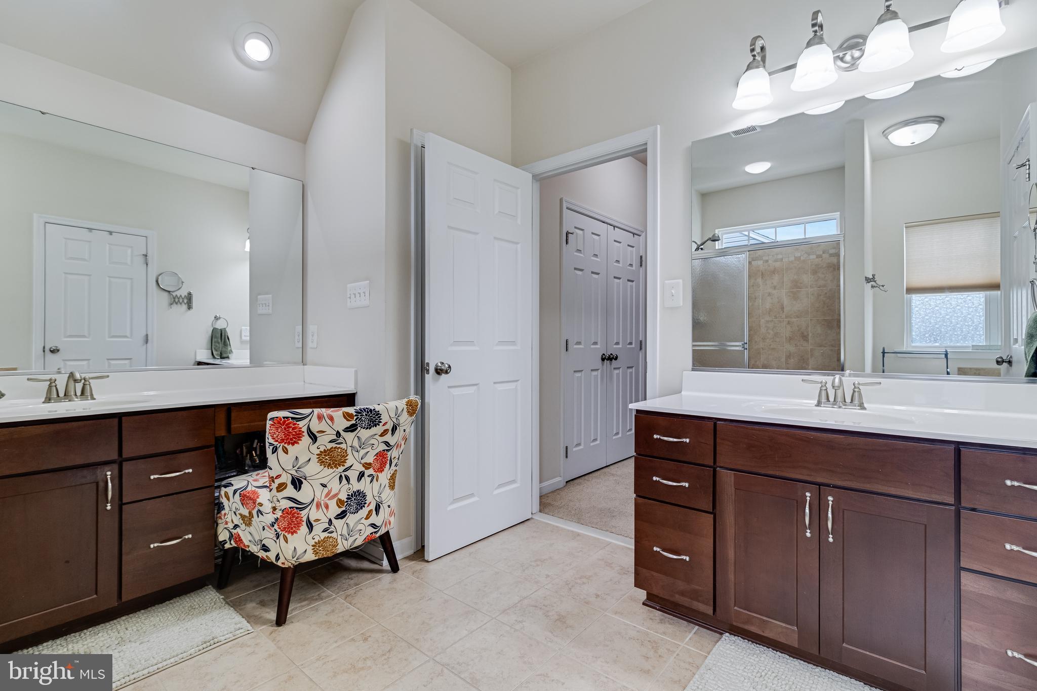ELIZABETH HILLS - Residential
