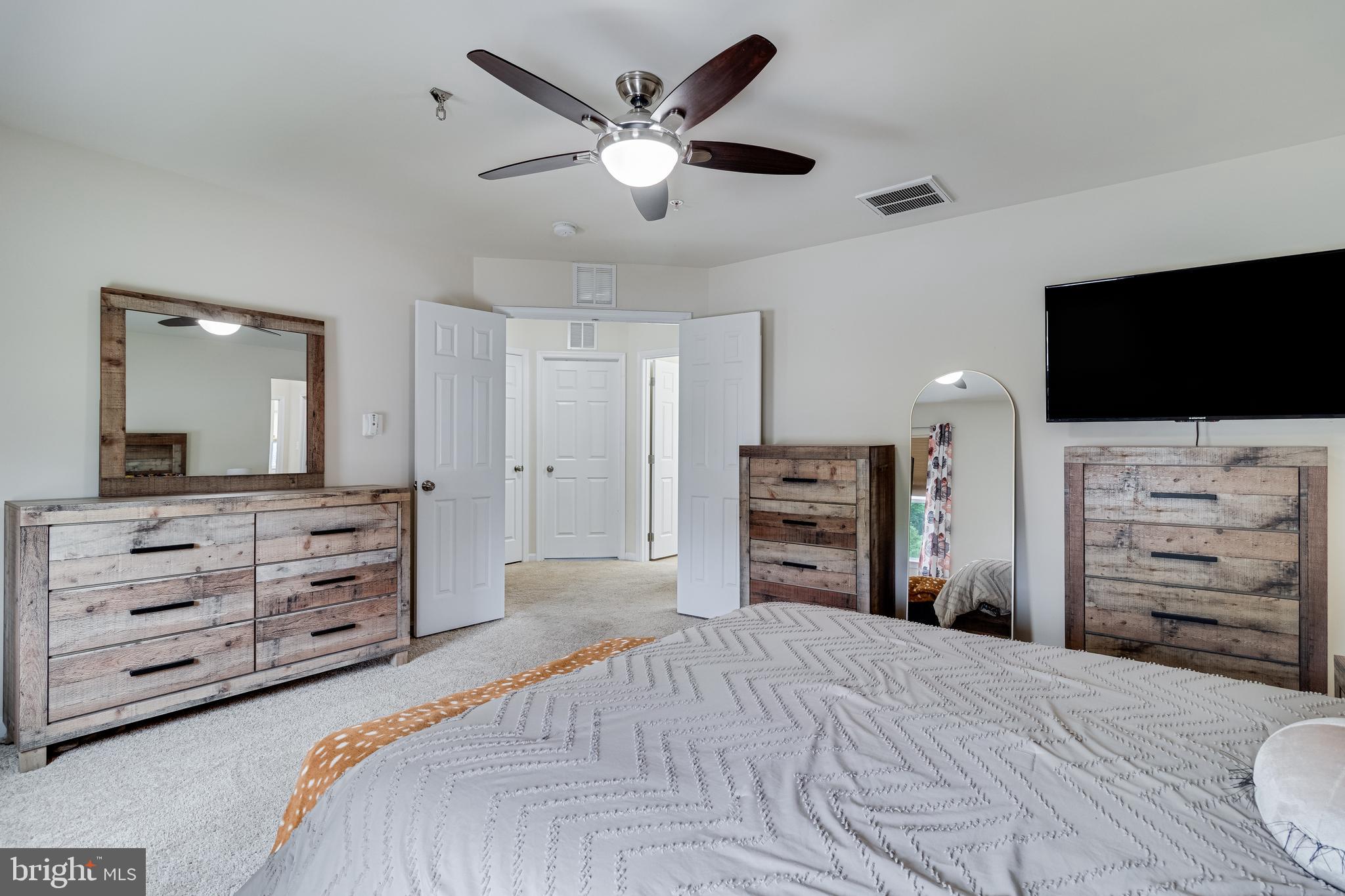 ELIZABETH HILLS - Residential