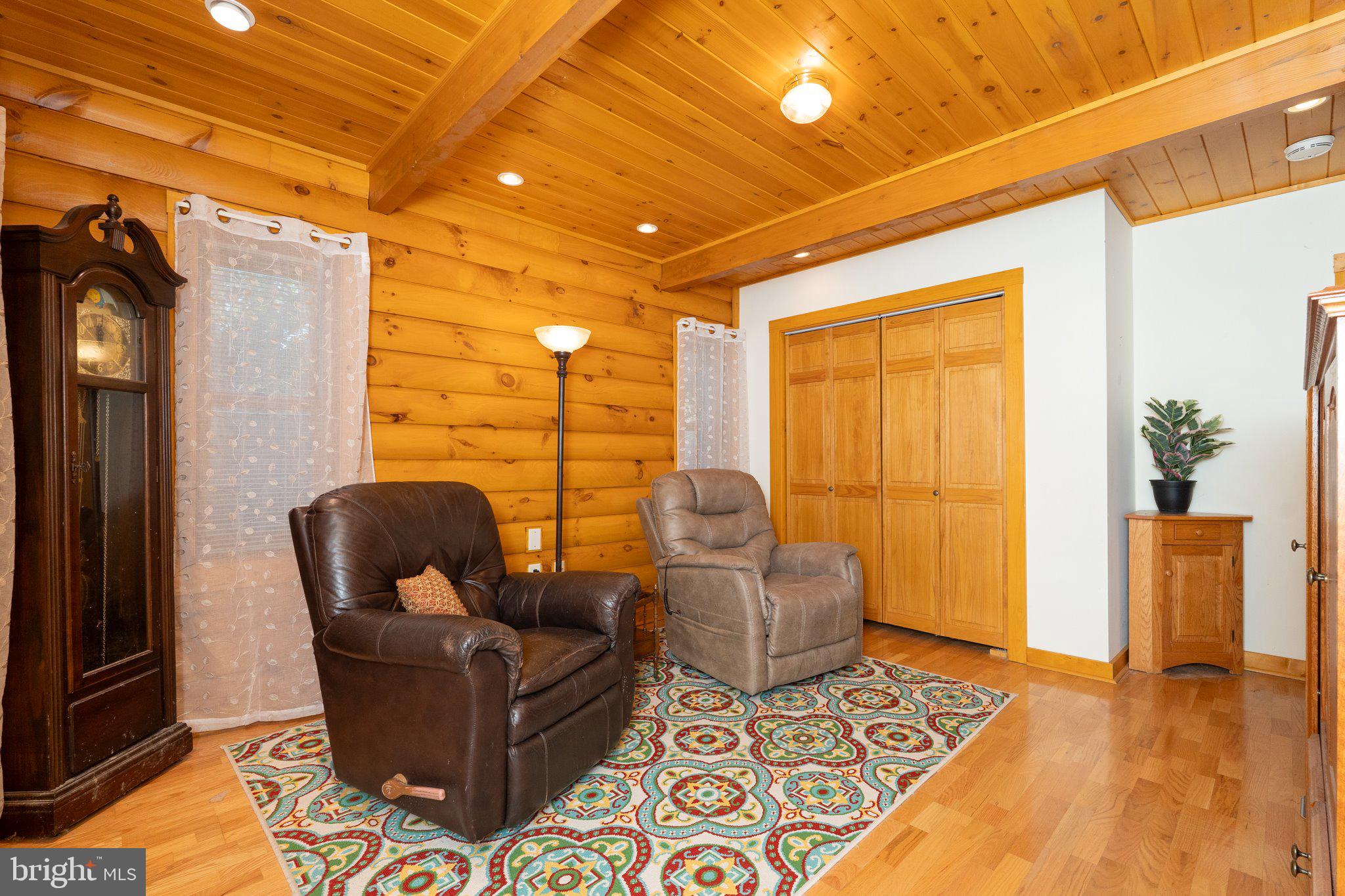 SLEEPY CREEK VIEW - Residential