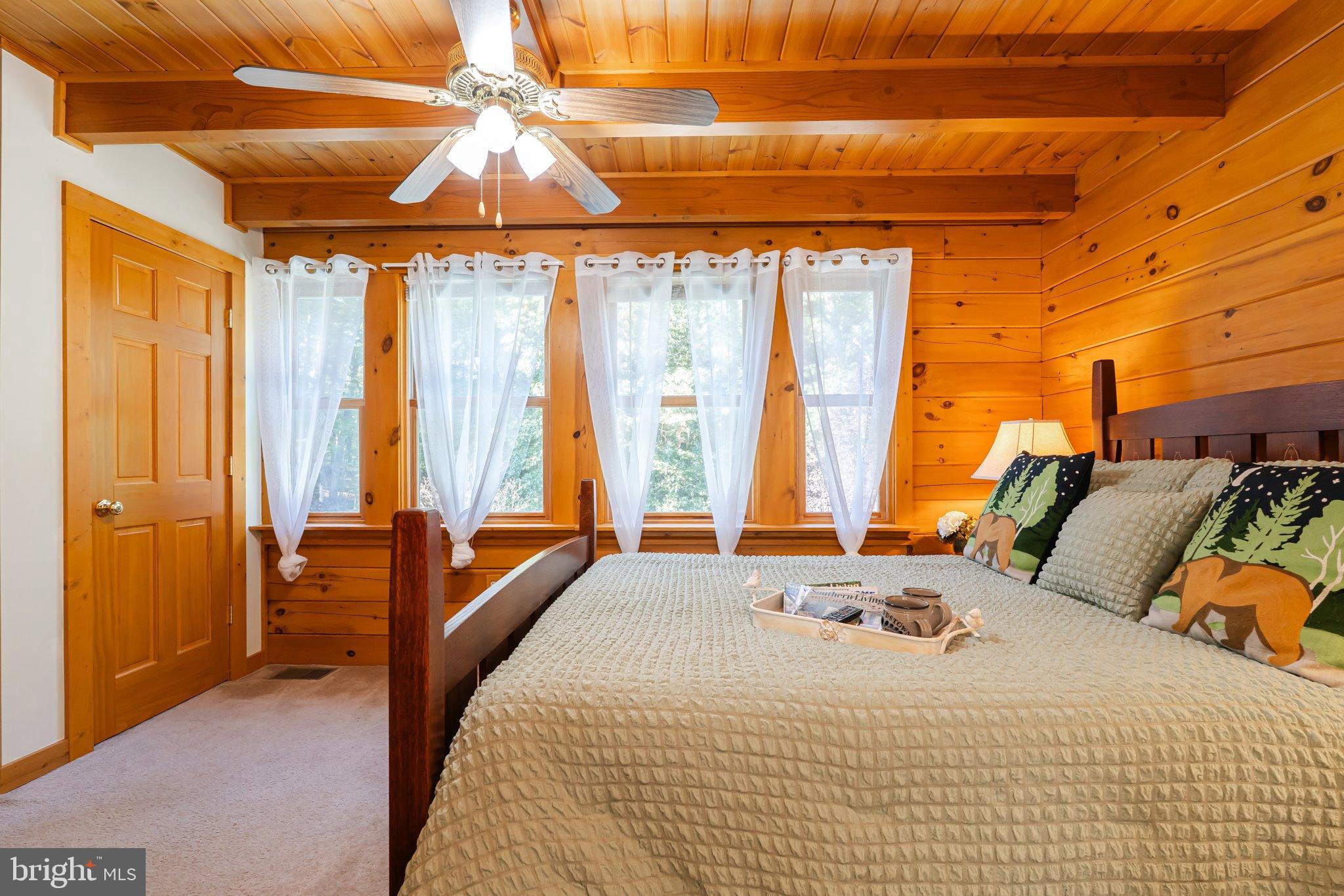 SLEEPY CREEK VIEW - Residential