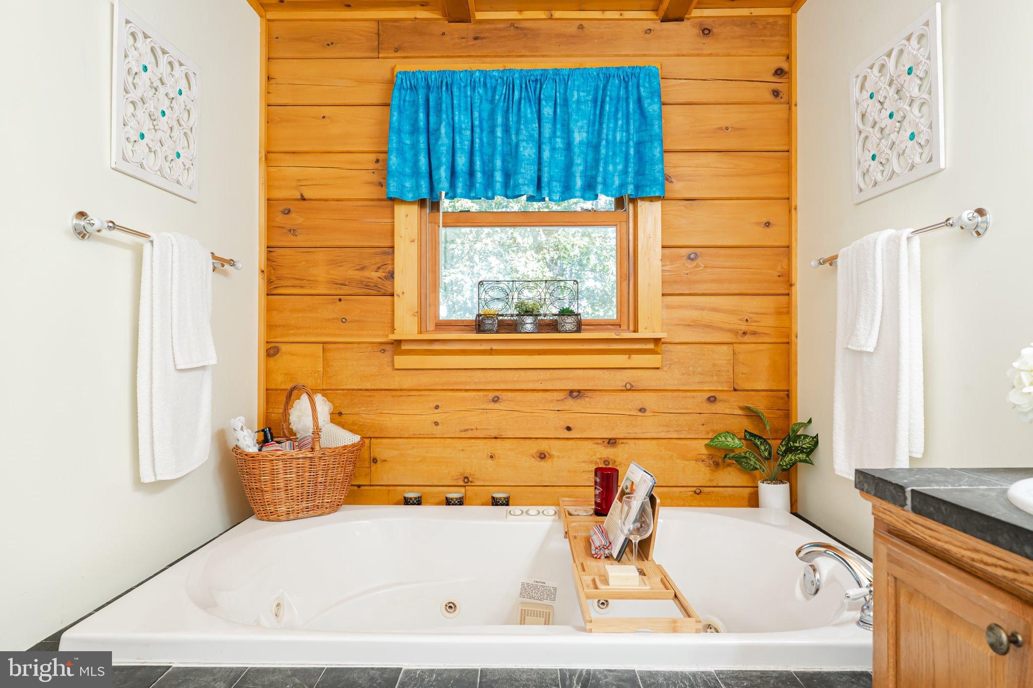 SLEEPY CREEK VIEW - Residential