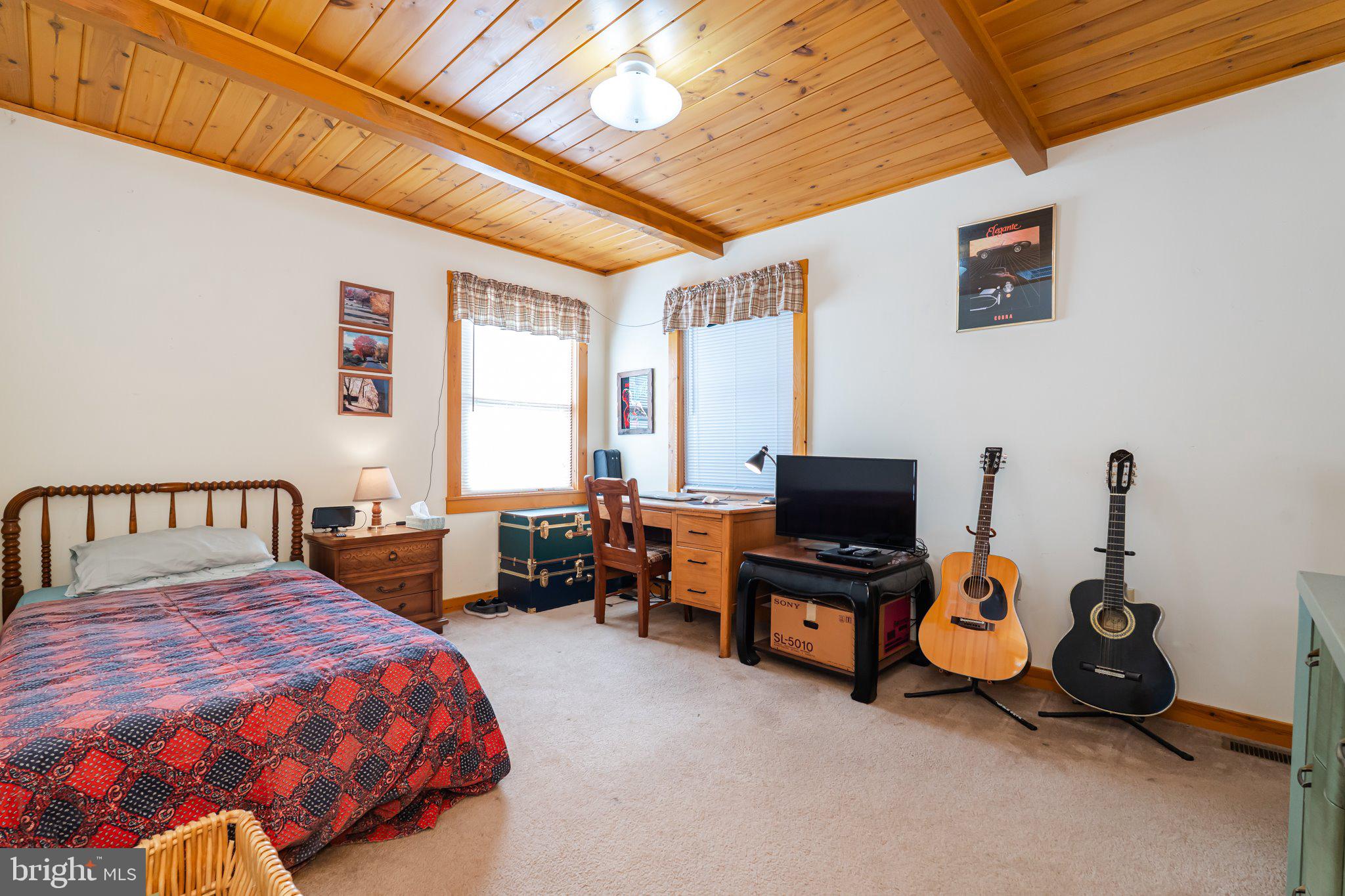 SLEEPY CREEK VIEW - Residential