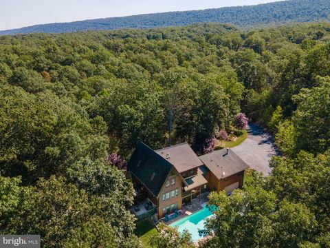 82 SABRINA LANE HEDGESVILLE WV 25427