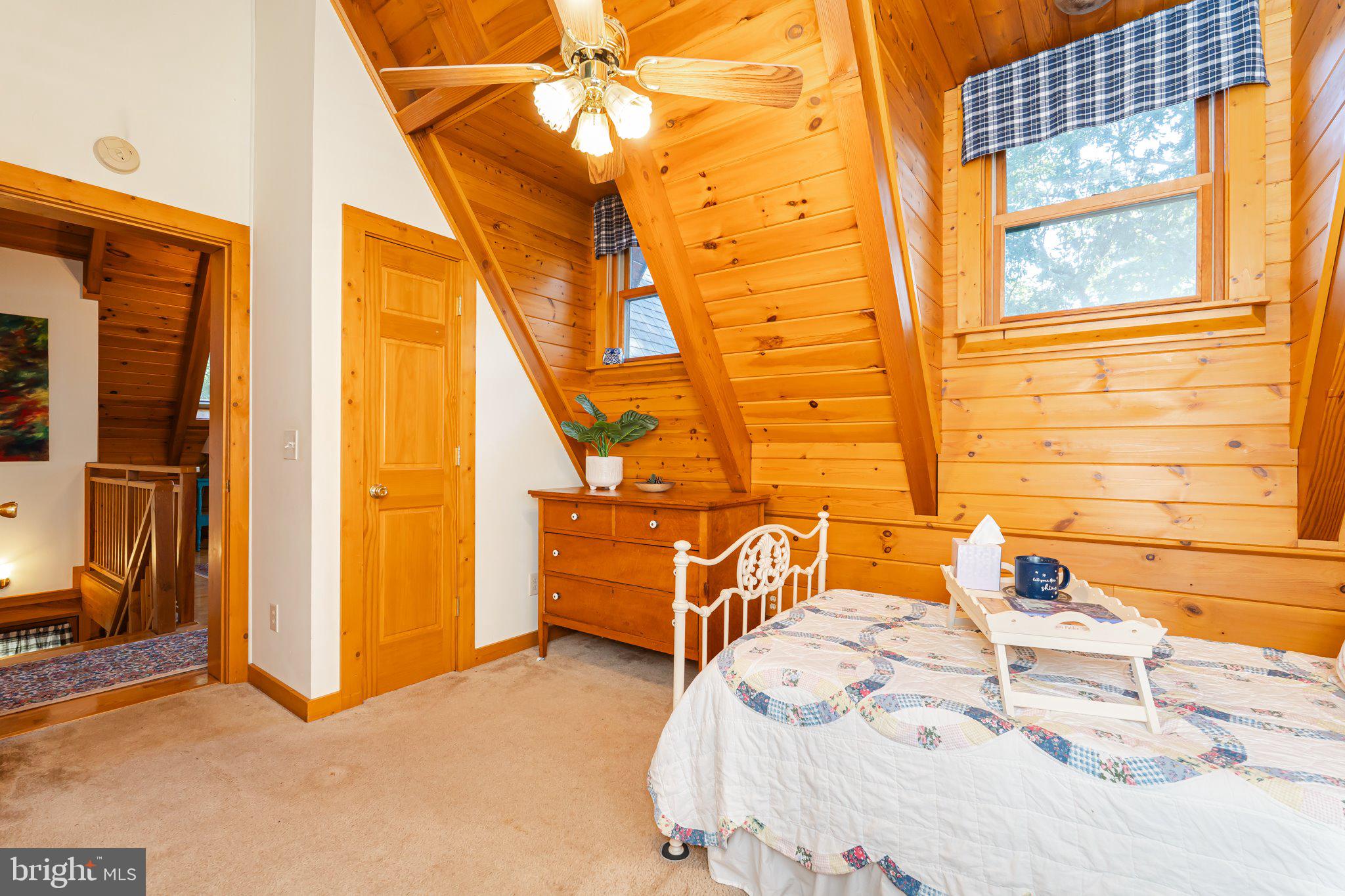 SLEEPY CREEK VIEW - Residential