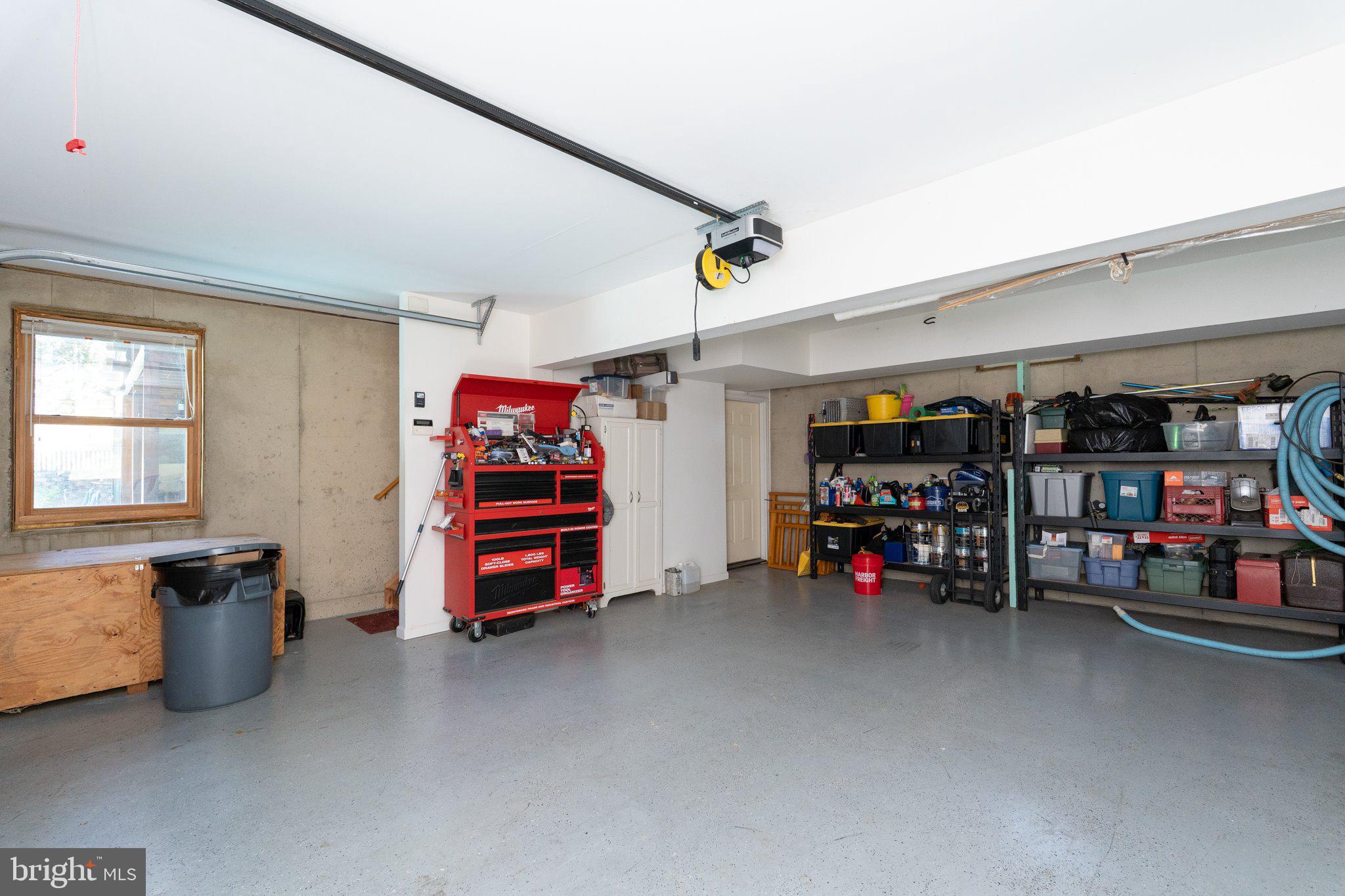 SLEEPY CREEK VIEW - Residential