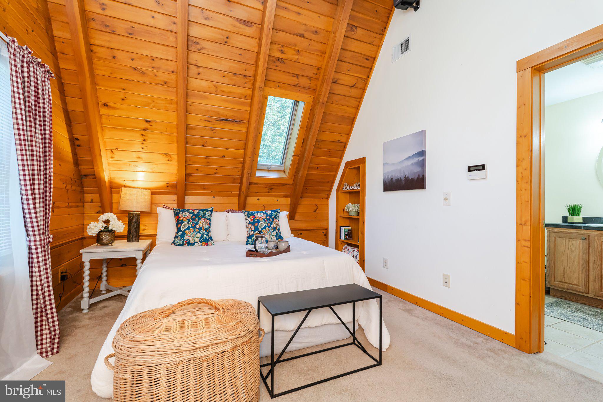 SLEEPY CREEK VIEW - Residential