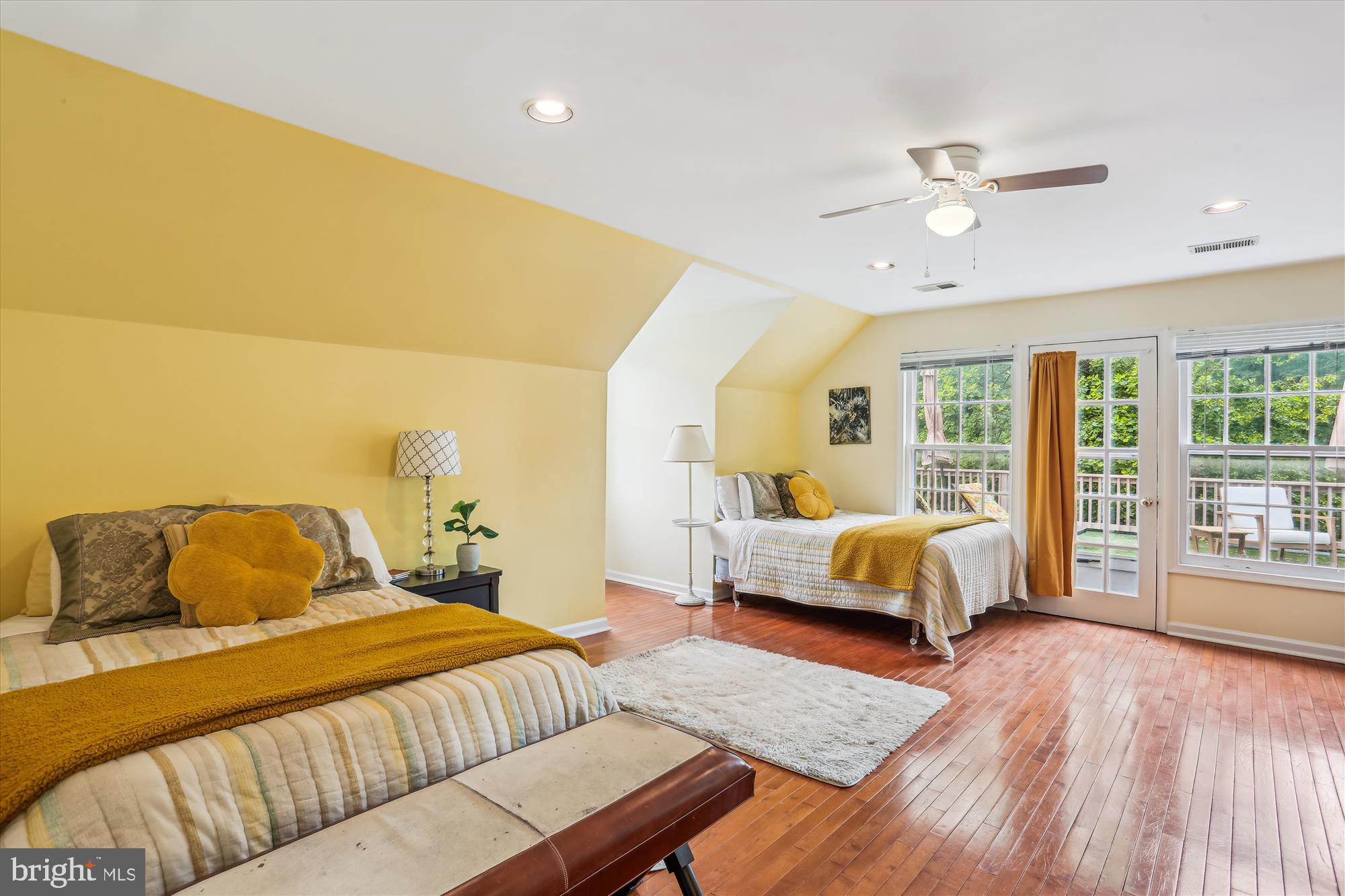 POTOMAC OUTSIDE - Residential