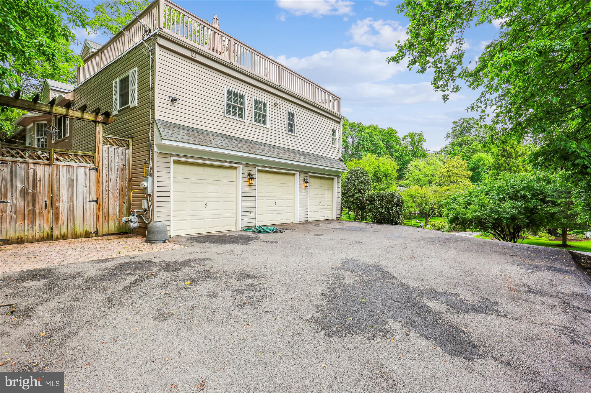 POTOMAC OUTSIDE - Residential