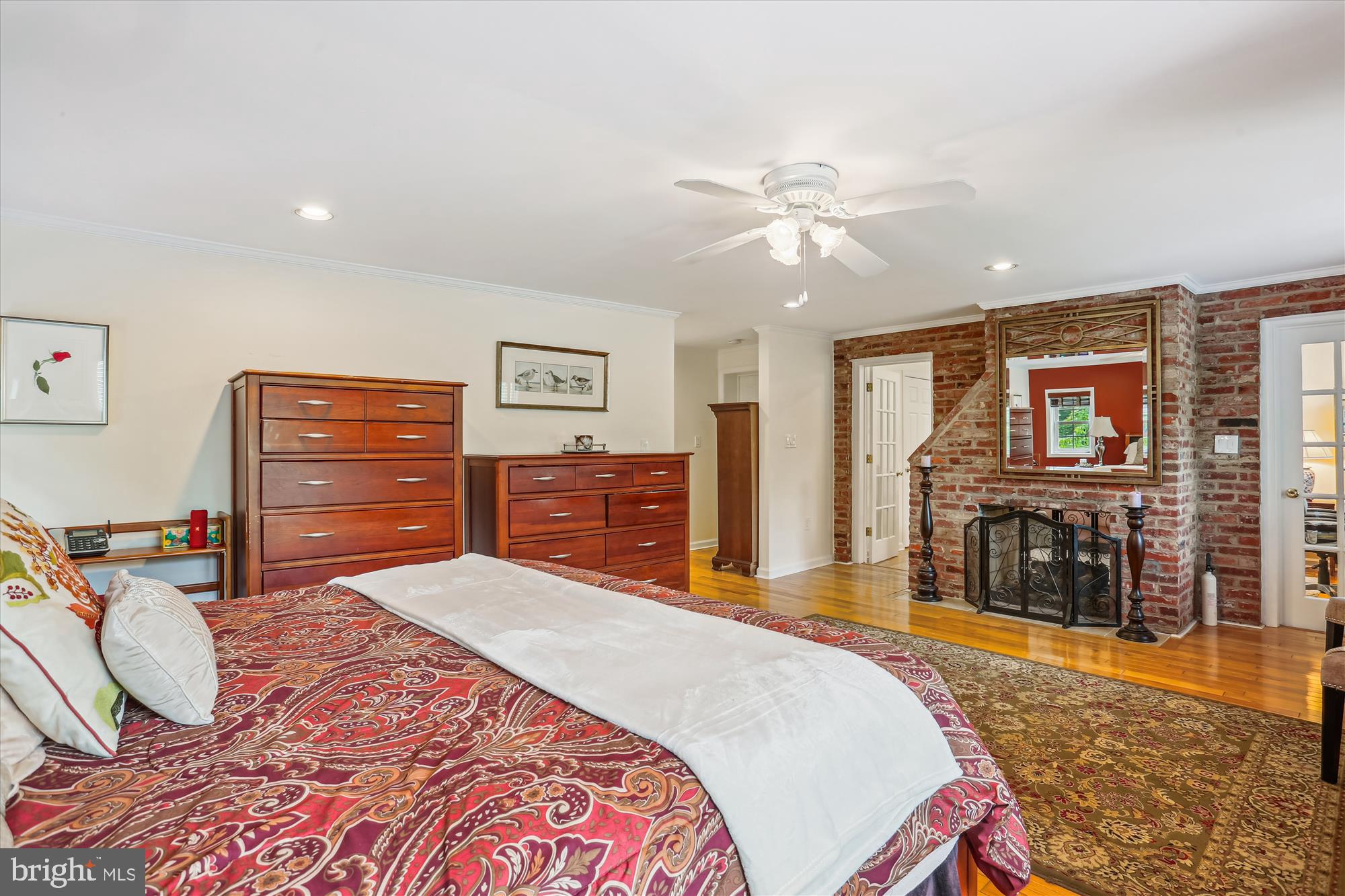 POTOMAC OUTSIDE - Residential