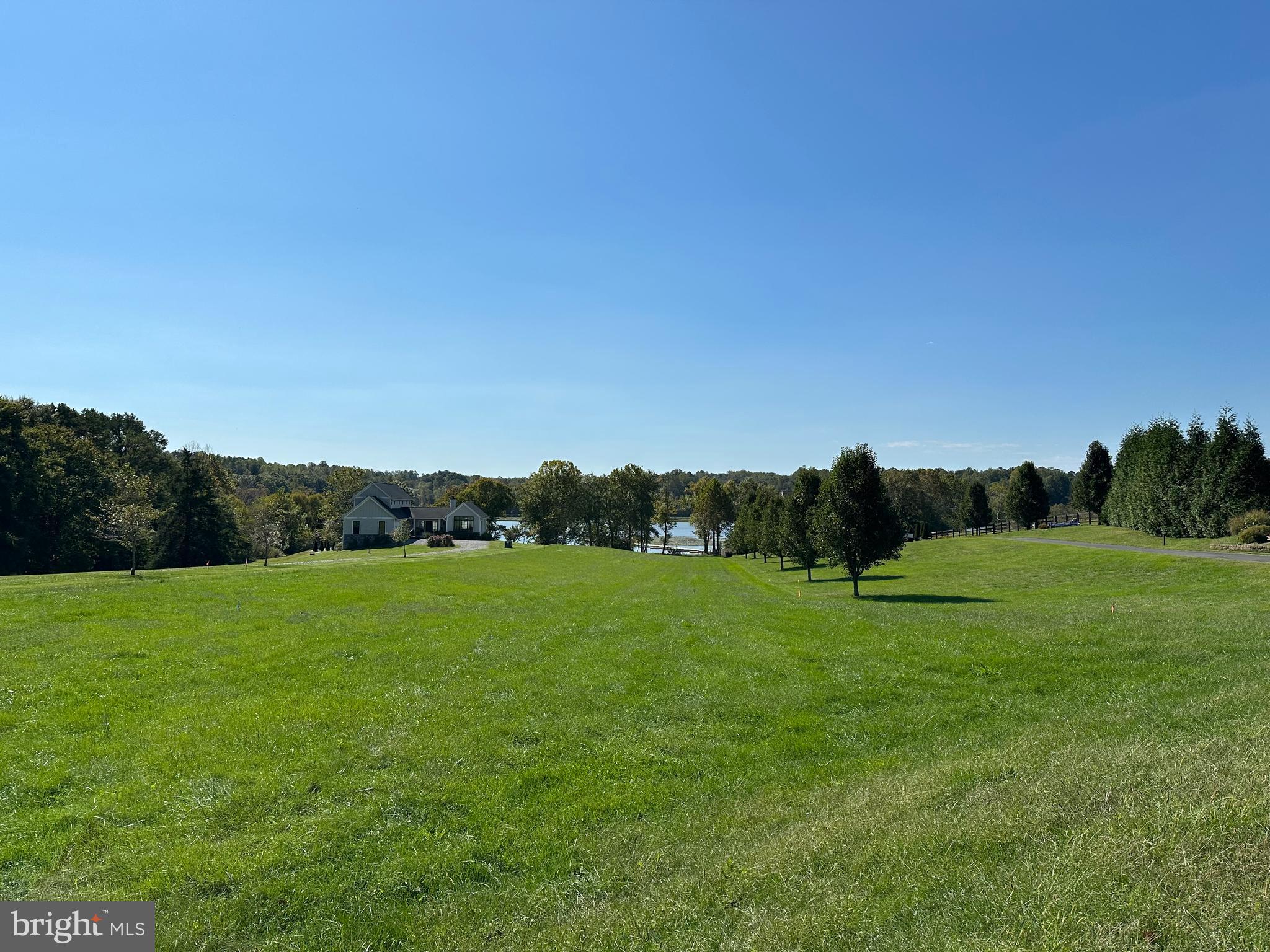 LANDS END ON LAKE ANNA - Land