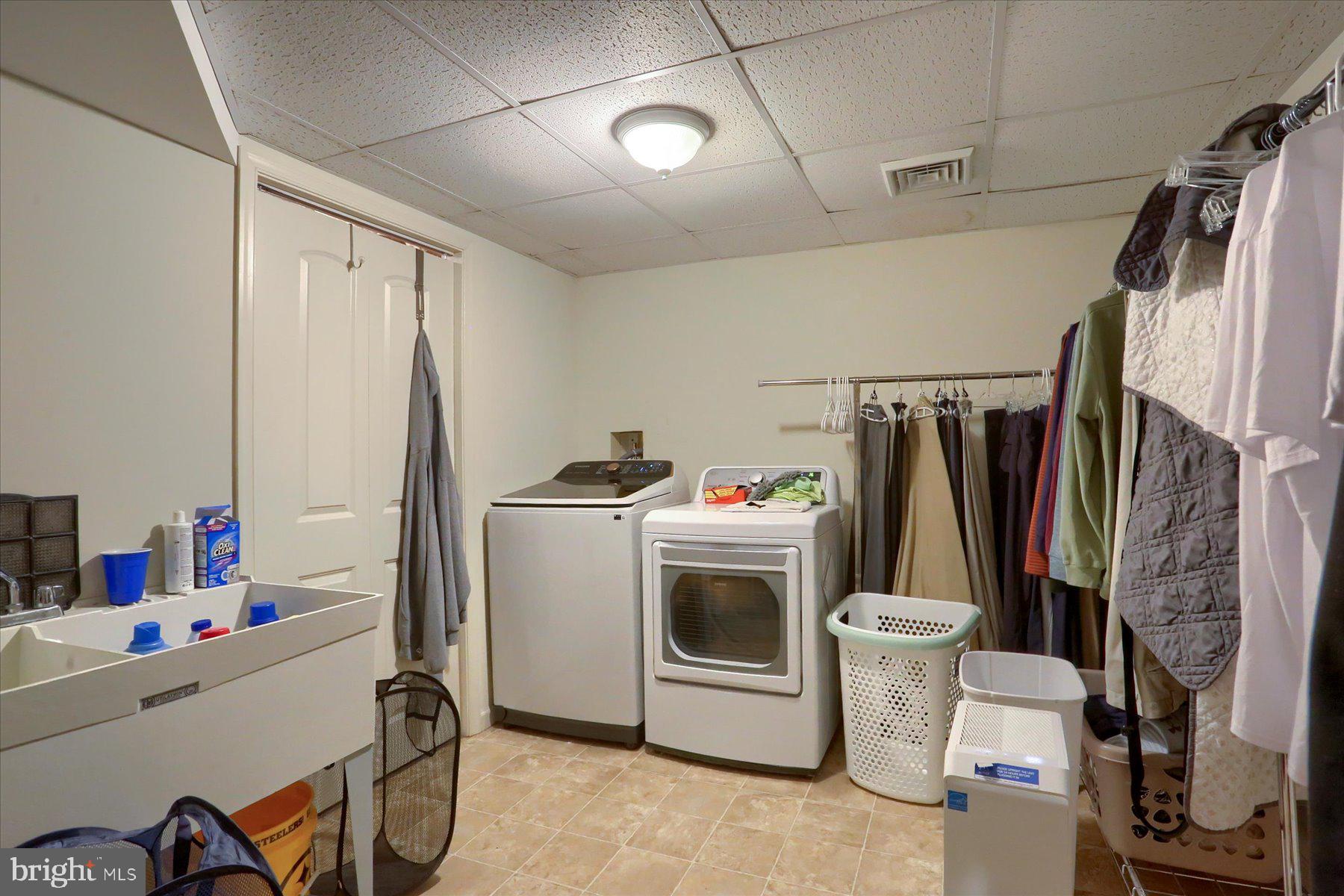 NORTH NEWTON HILLS - Residential