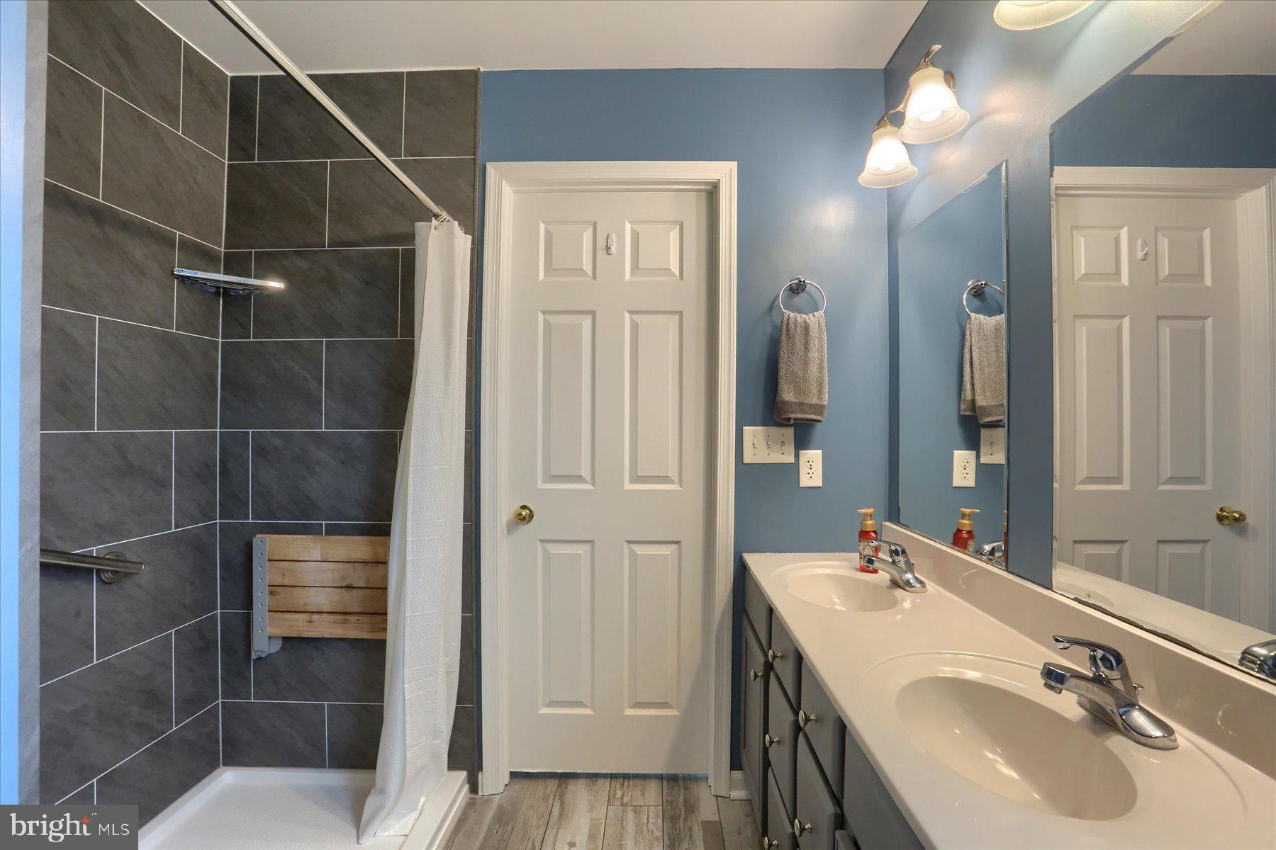 NORTH NEWTON HILLS - Residential